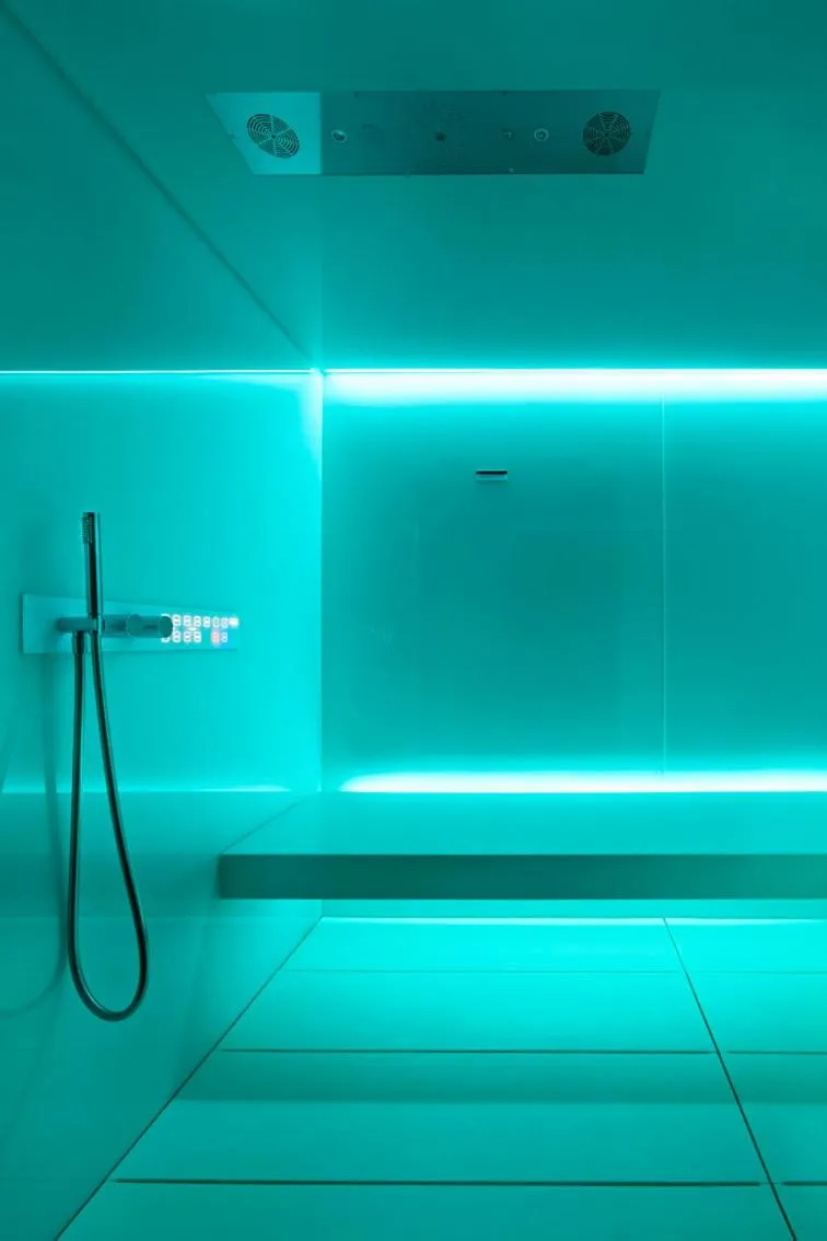 Steam room in Hotel Astoria