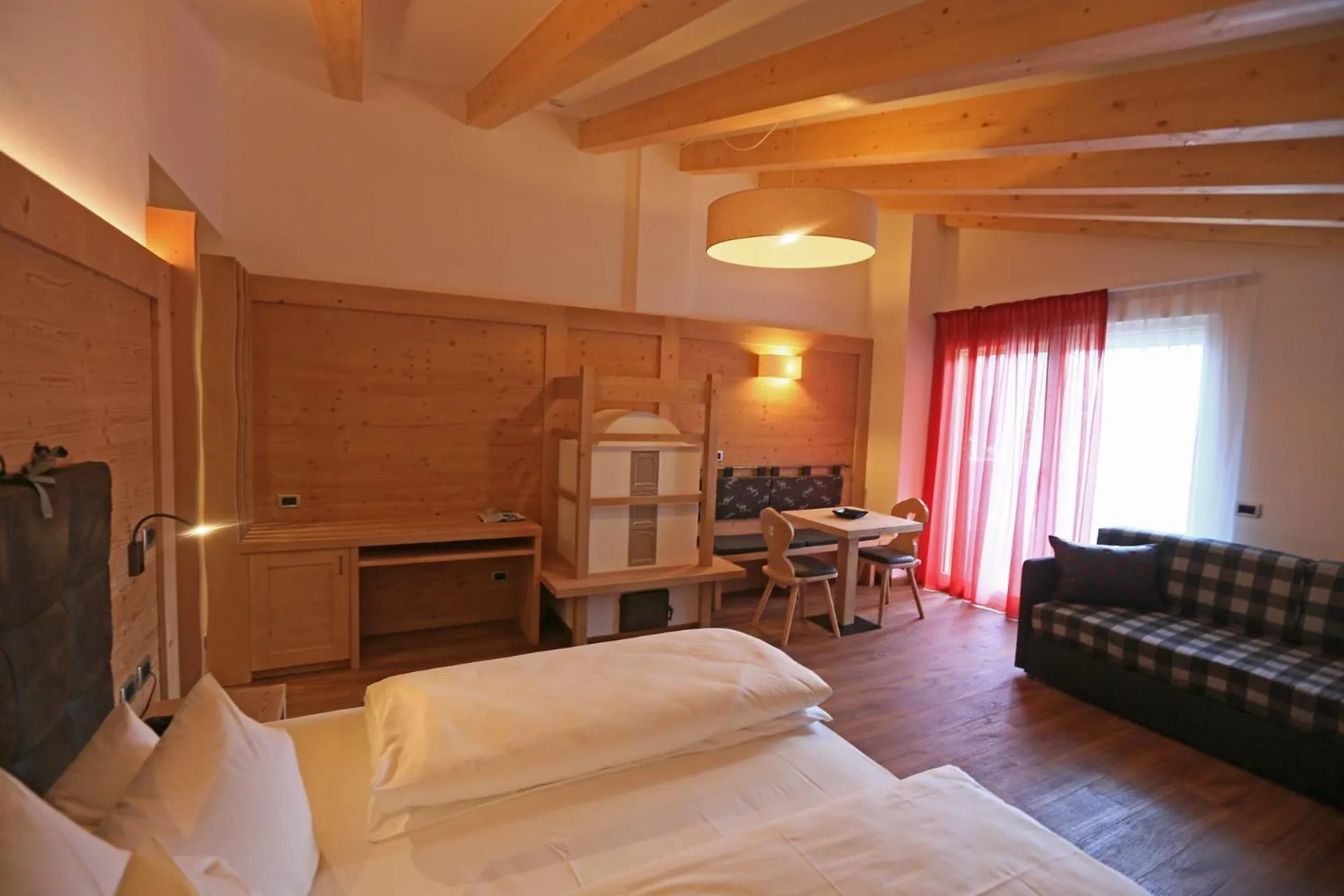 Photo of the whole room, Bed in Hotel Astoria