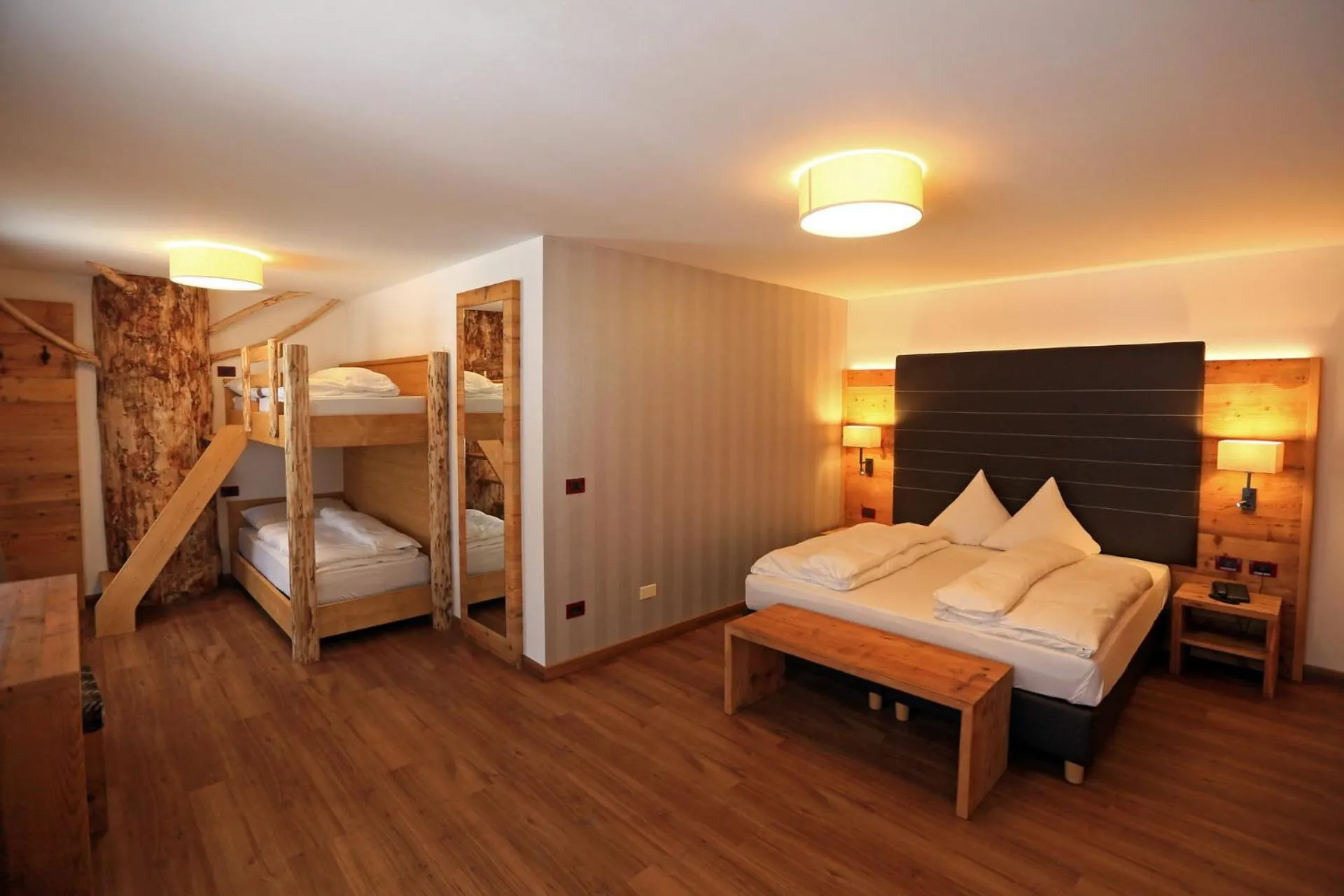 Photo of the whole room, Bed in Hotel Astoria