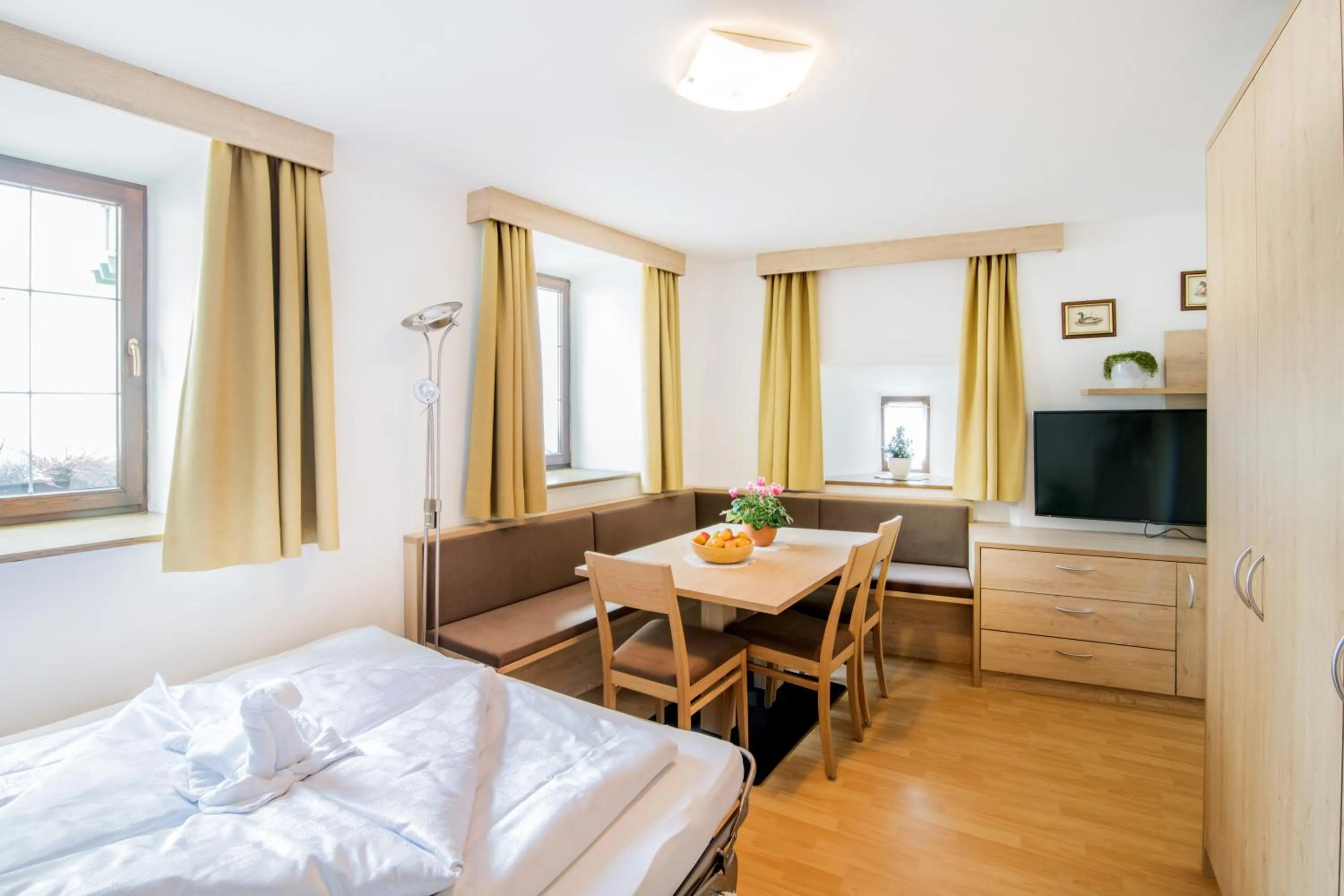 Living room, Bed in Apartments Heidenberger Fienili