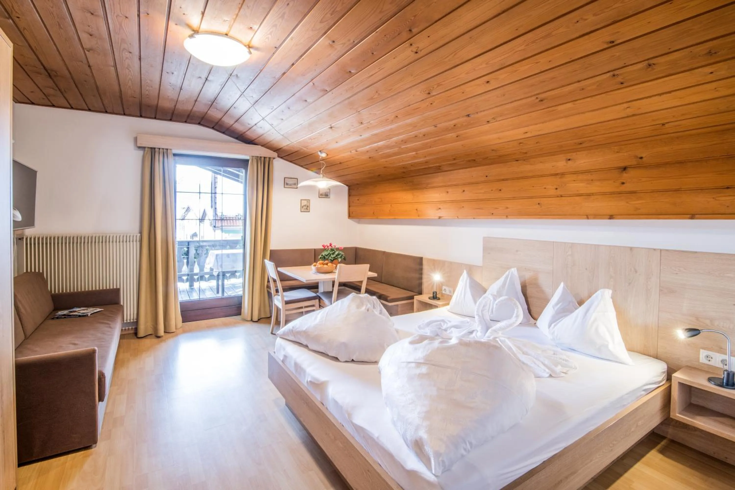 Bedroom, Bed in Apartments Heidenberger Fienili