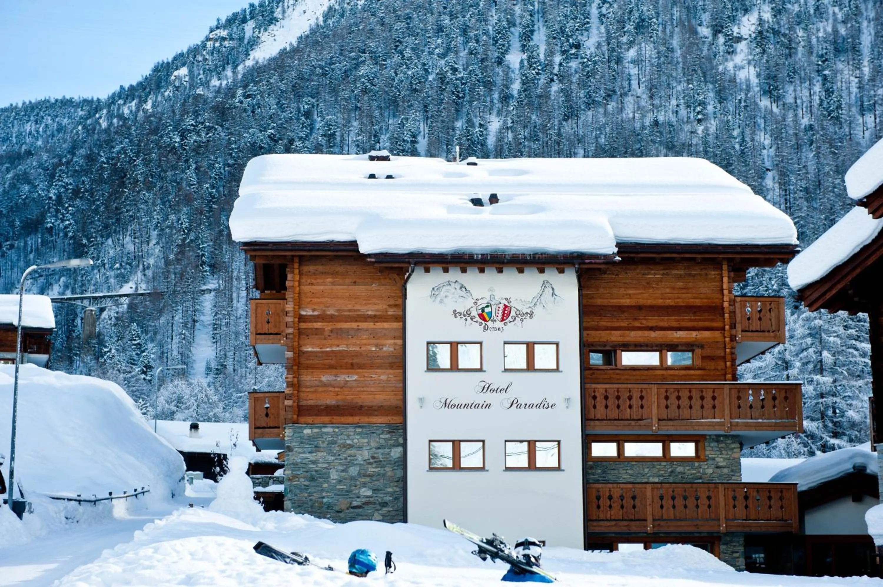 Facade/entrance in Mountain Paradise