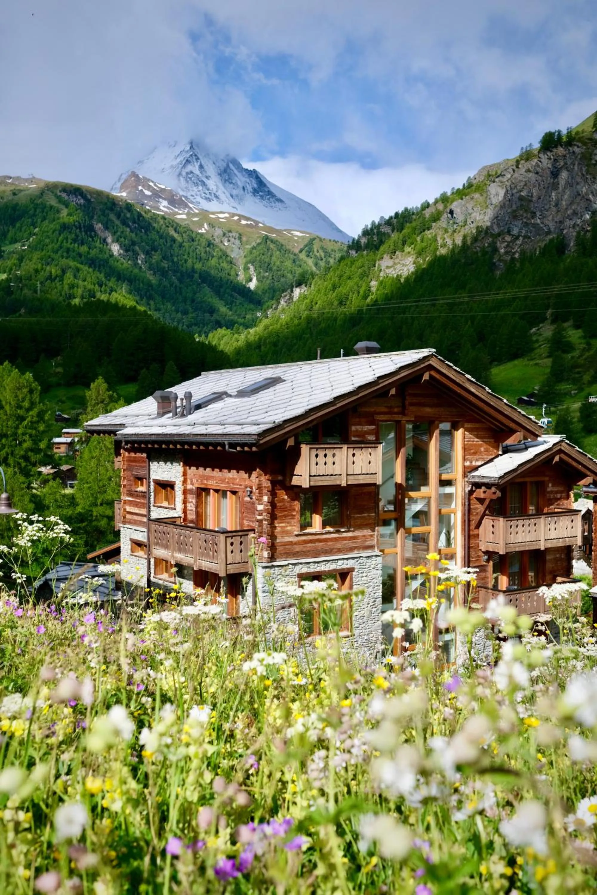 Property building in Mountain Paradise