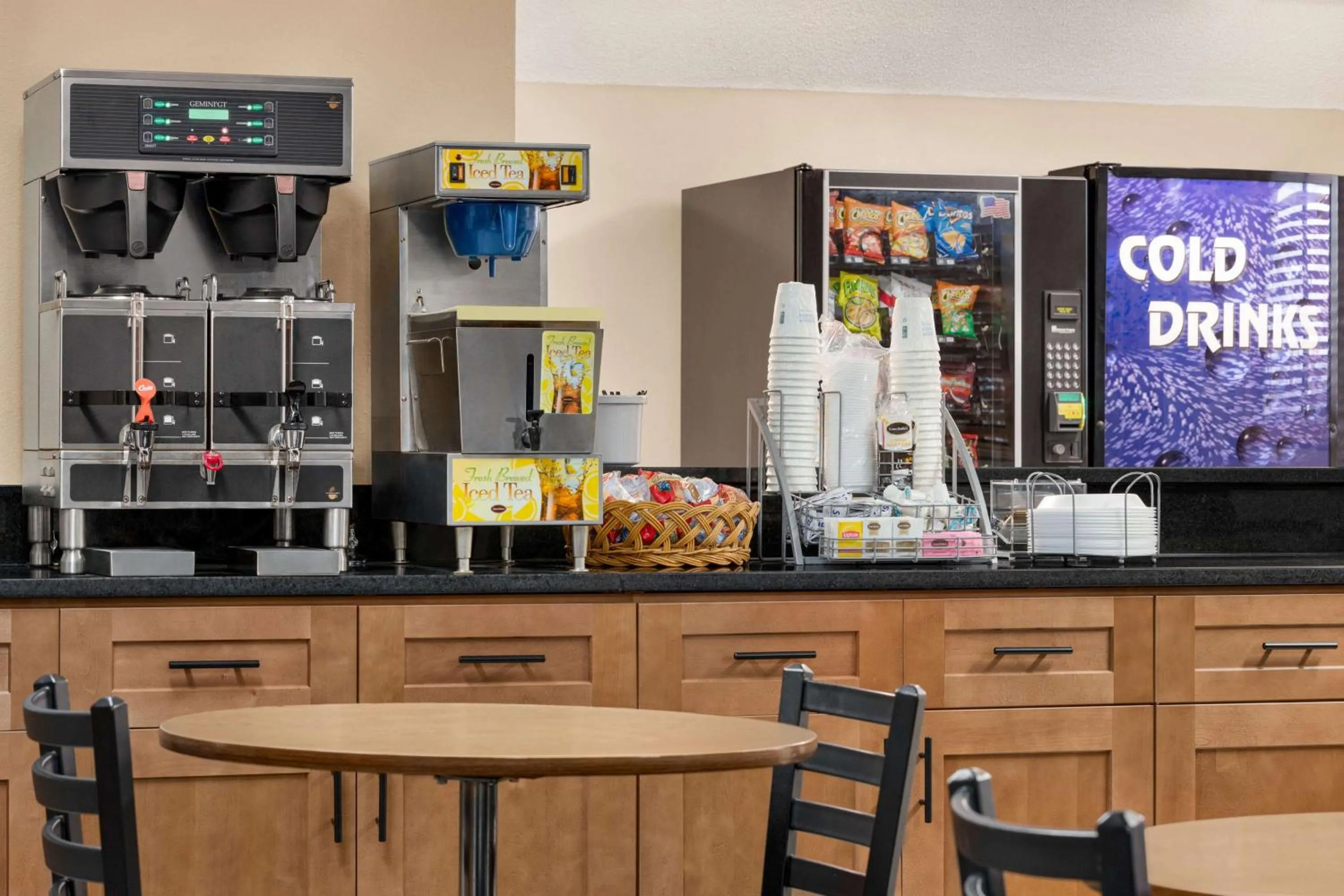 Breakfast in Super 8 by Wyndham Lincoln North