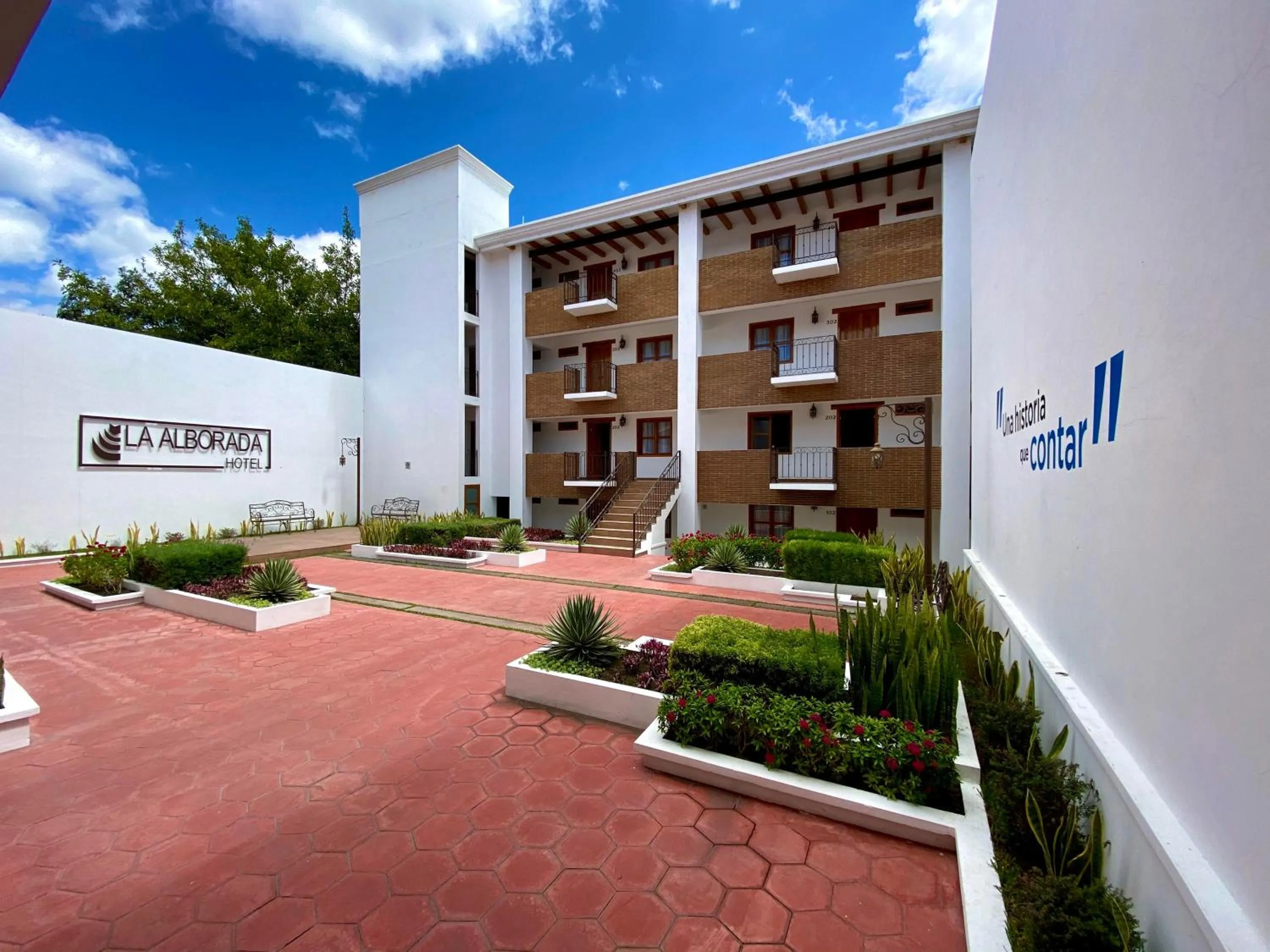 Property building in La Alborada