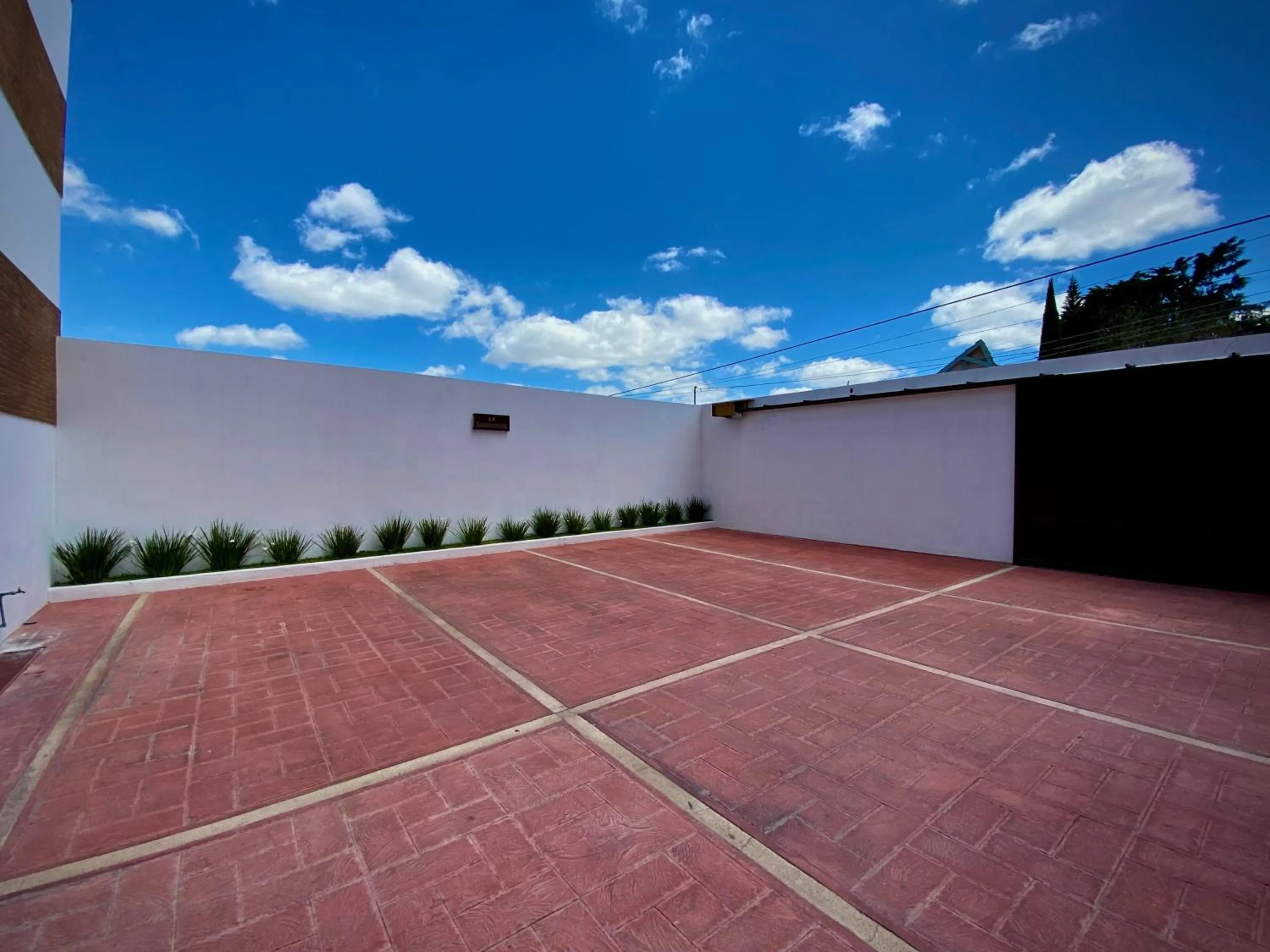 Parking in La Alborada