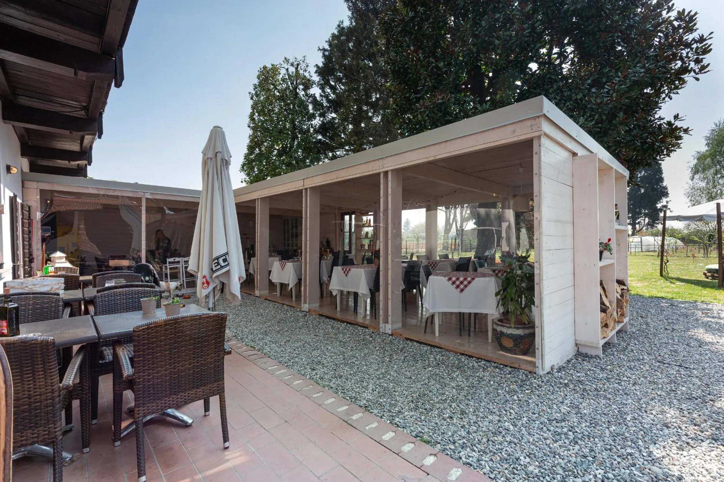 Restaurant/places to eat in Cascina cattabreghetta