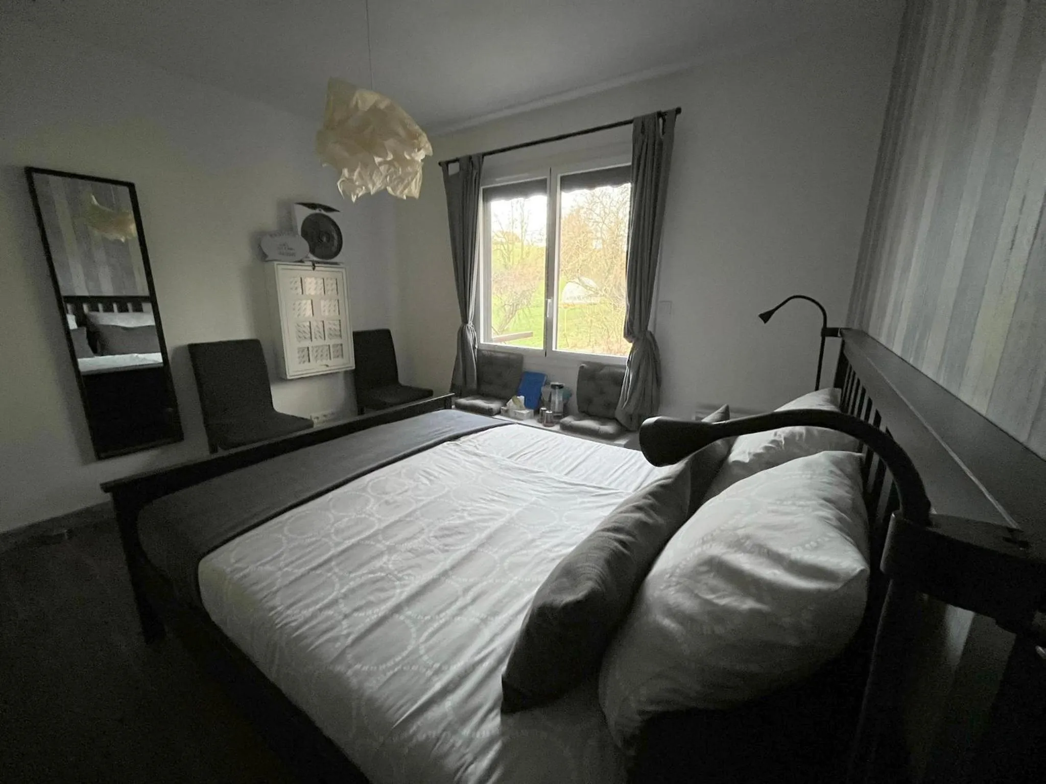 Photo of the whole room, Bed in Chez Flo et Marc