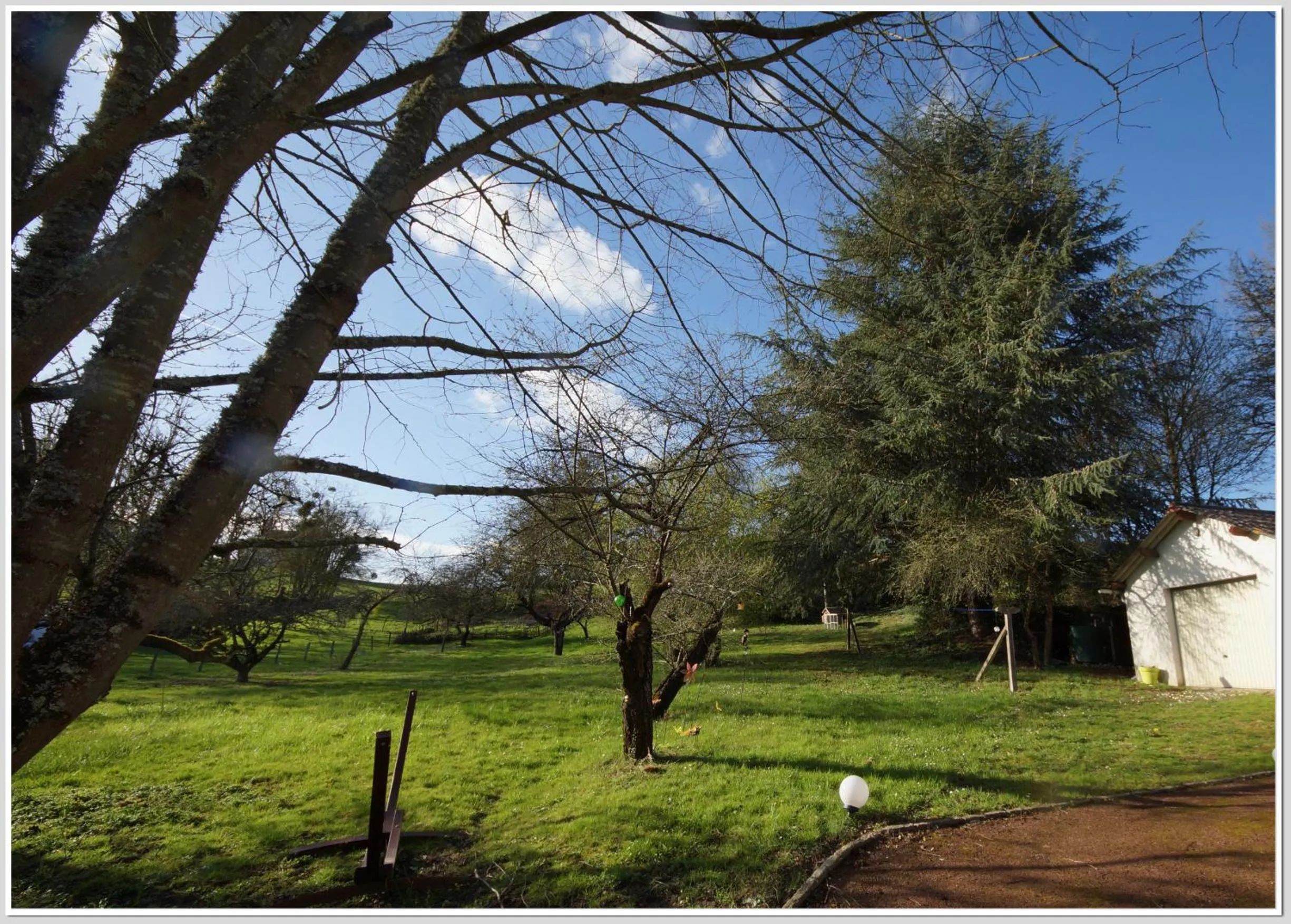 Property building in Chez Flo et Marc