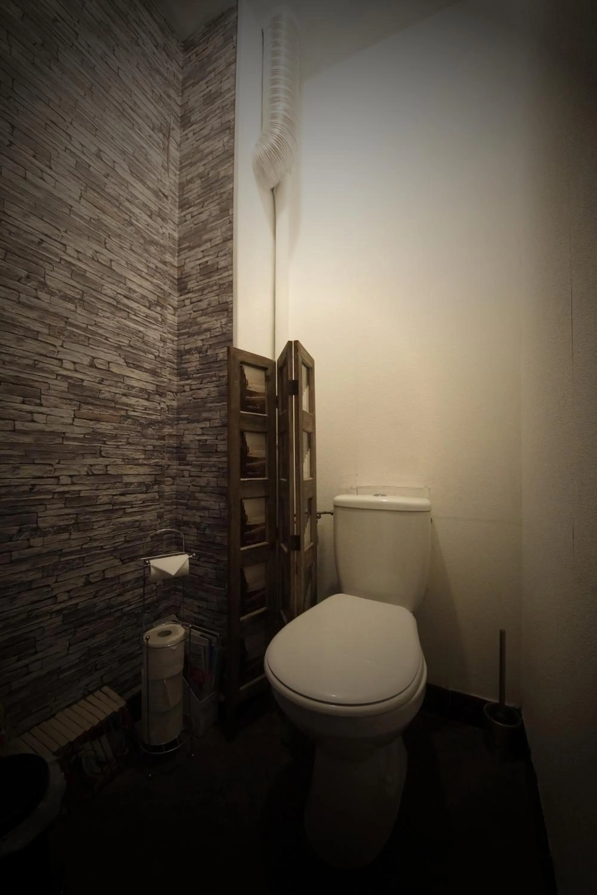 Toilet in Chez Flo et Marc