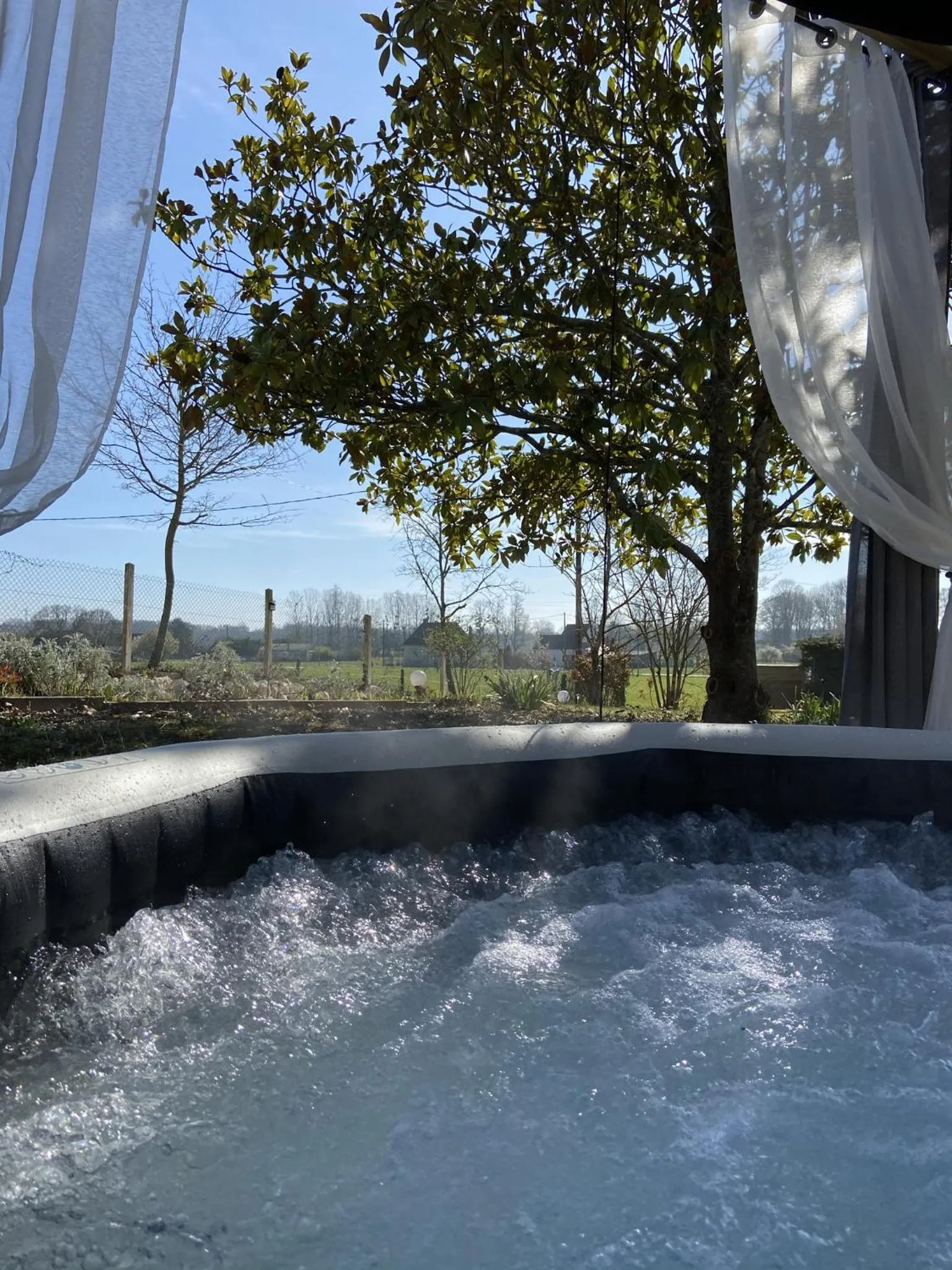 Hot Tub in Chez Flo et Marc