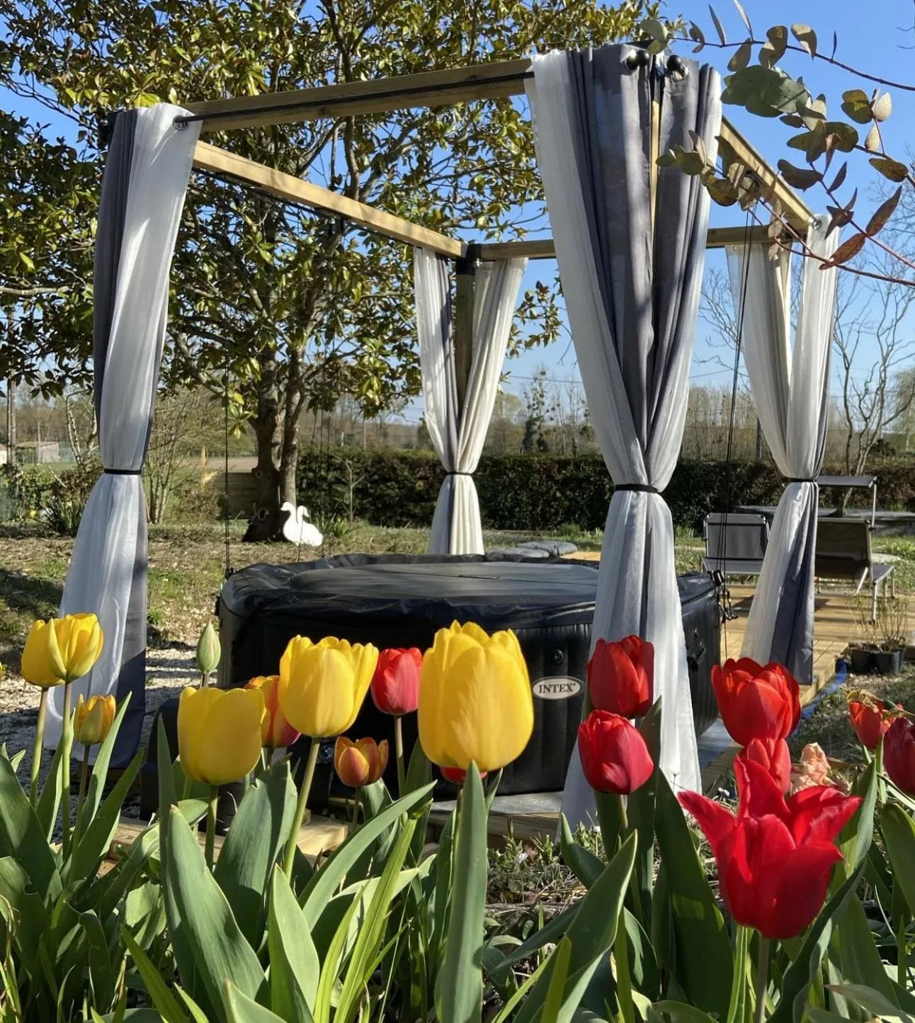 Hot Tub in Chez Flo et Marc