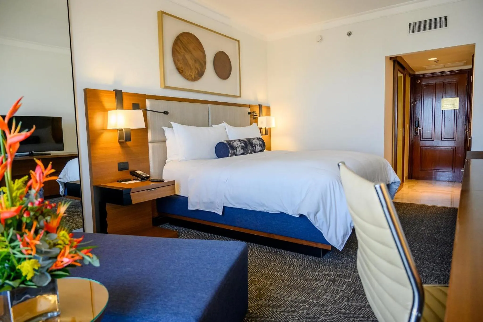 Photo of the whole room, Bed in Real Intercontinental Metrocentro Managua by IHG