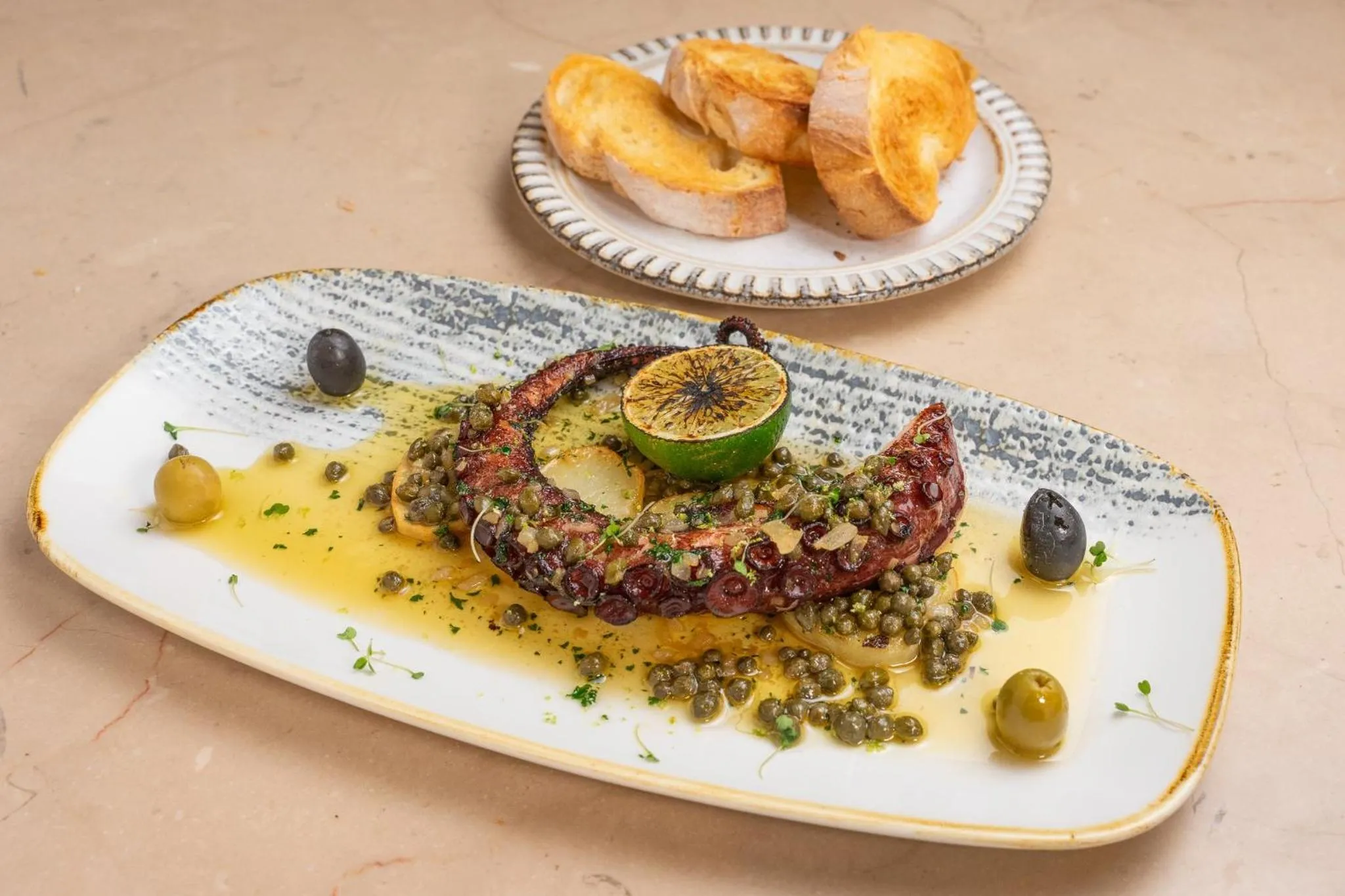 Restaurant/places to eat in Intercontinental Real Guatemala by IHG