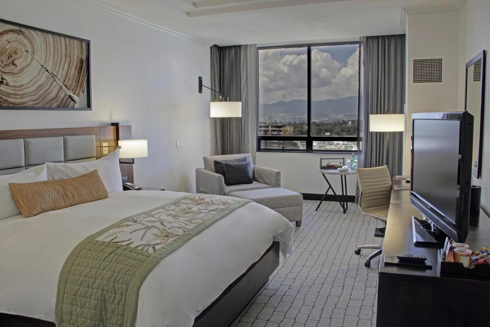 Photo of the whole room, Bed in Intercontinental Real Guatemala by IHG
