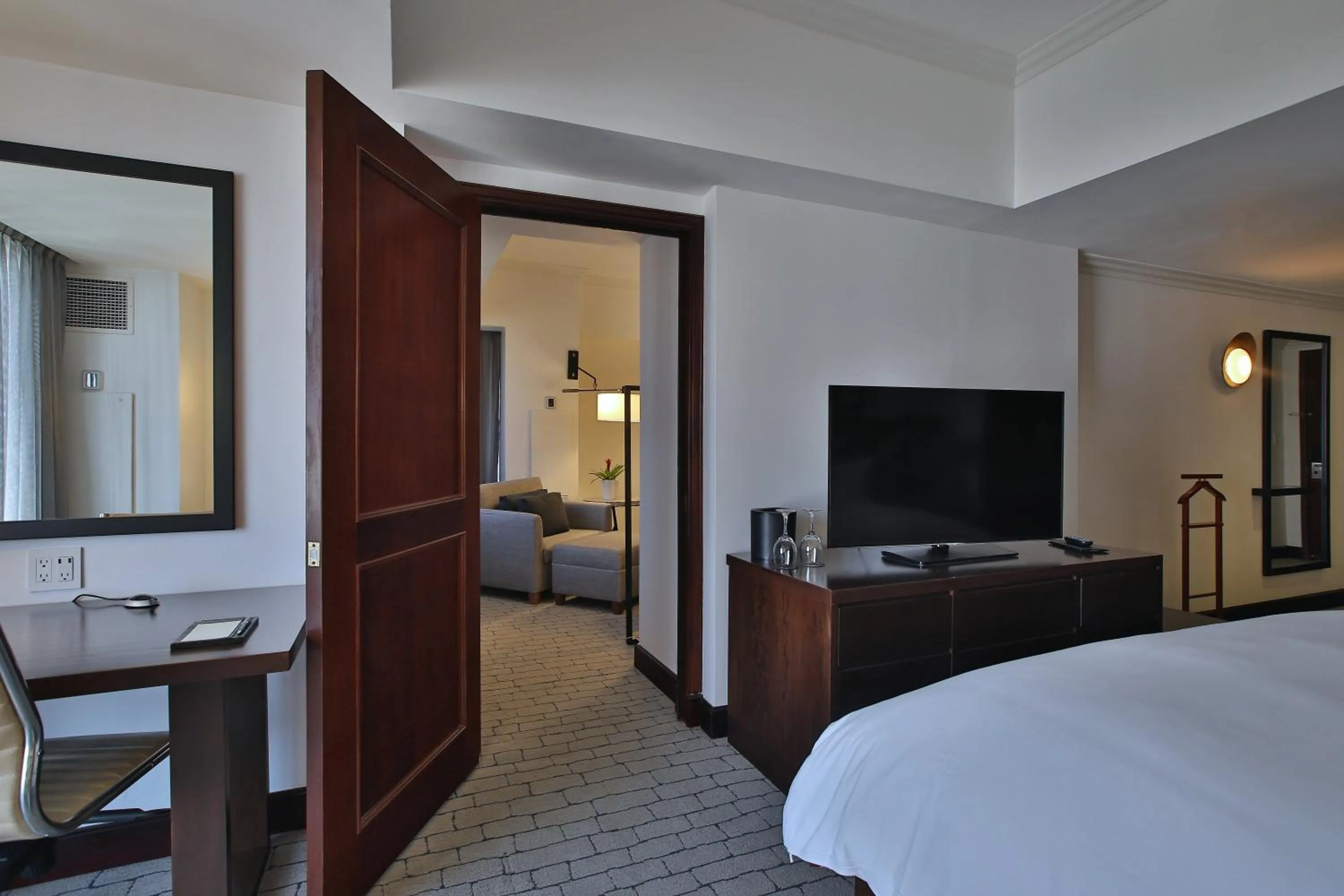 Photo of the whole room, Bed in Intercontinental Real Guatemala by IHG