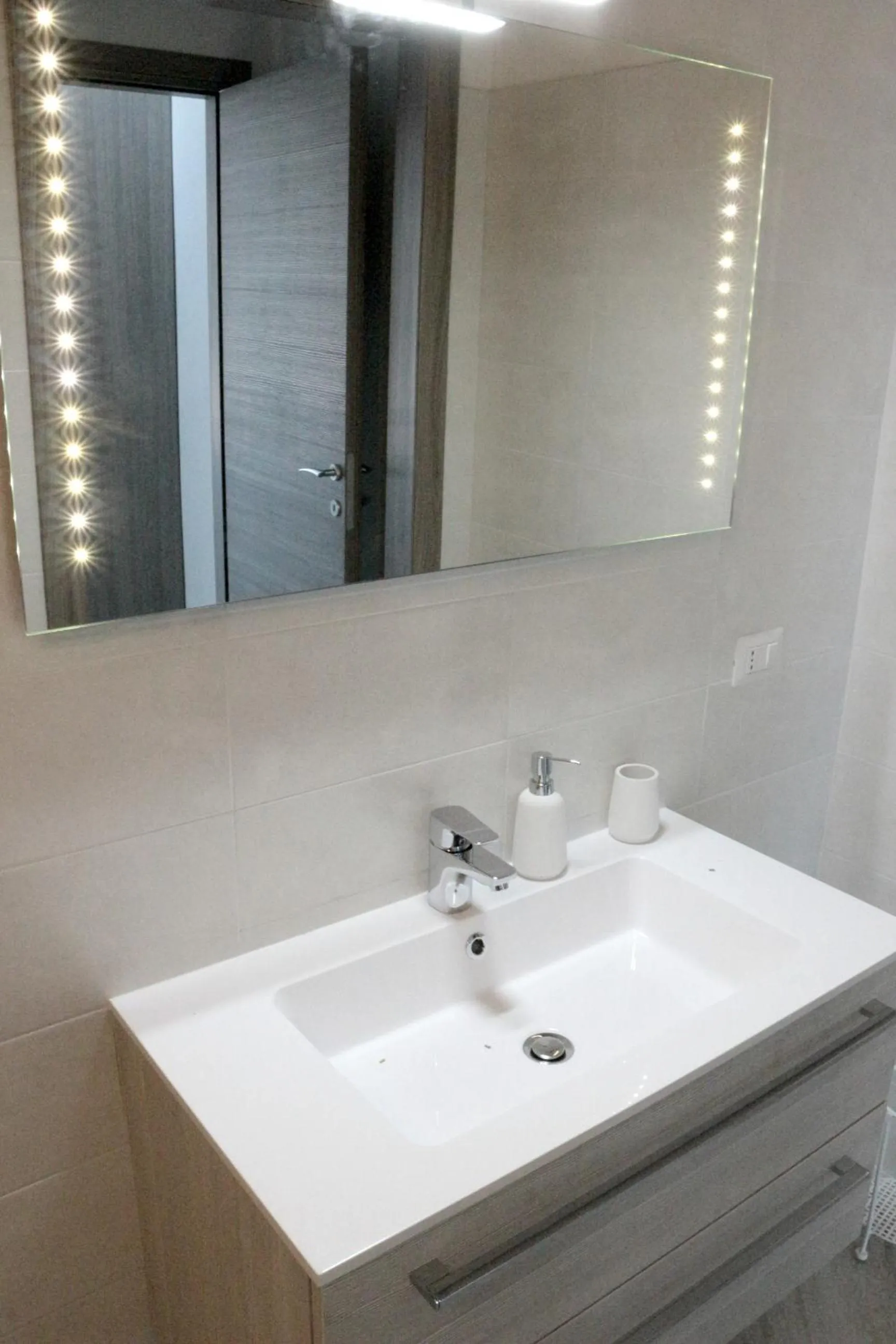 Deluxe Apartment in Paradeisos Residence Sas