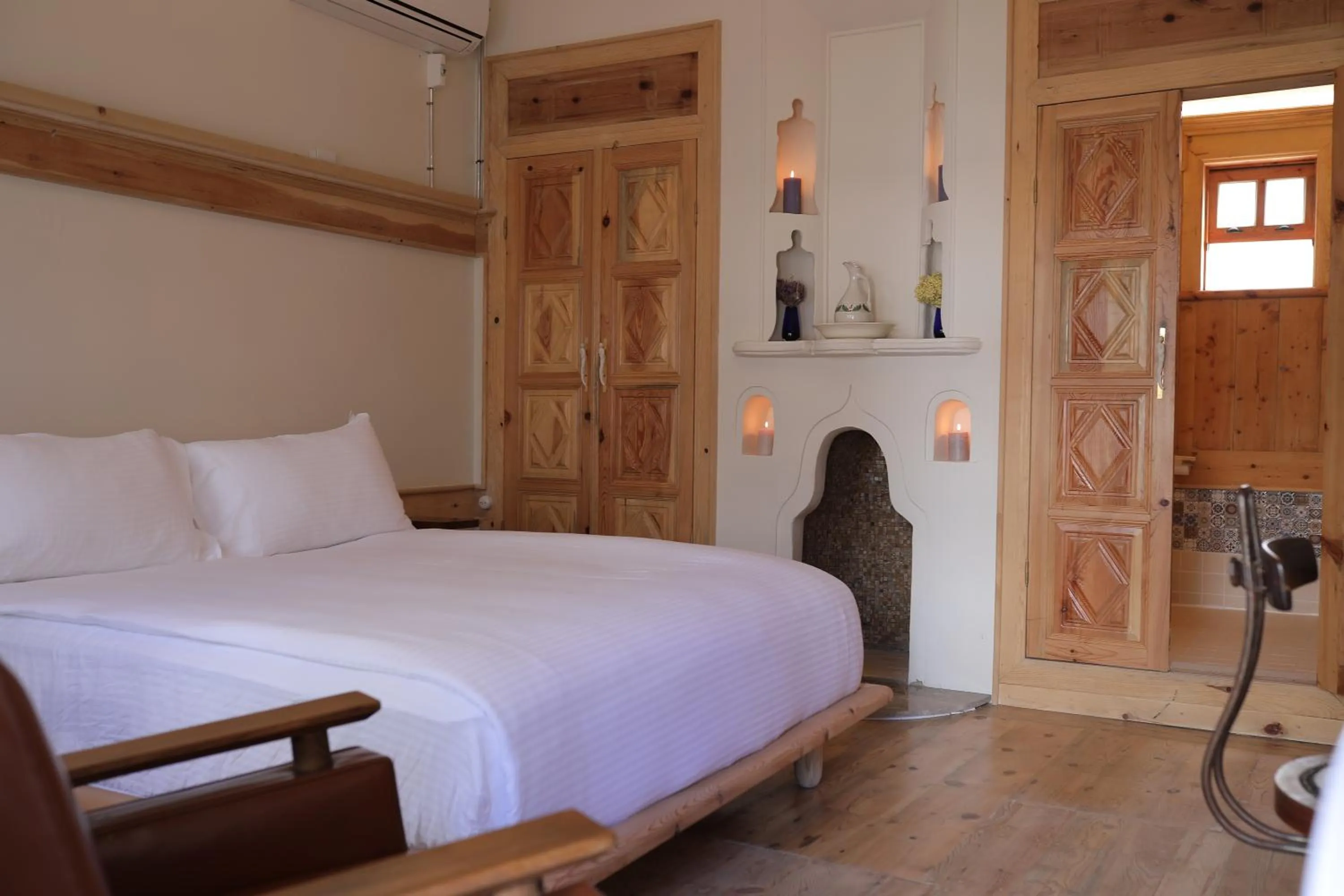 Decorative detail, Bed in Melekli Konak