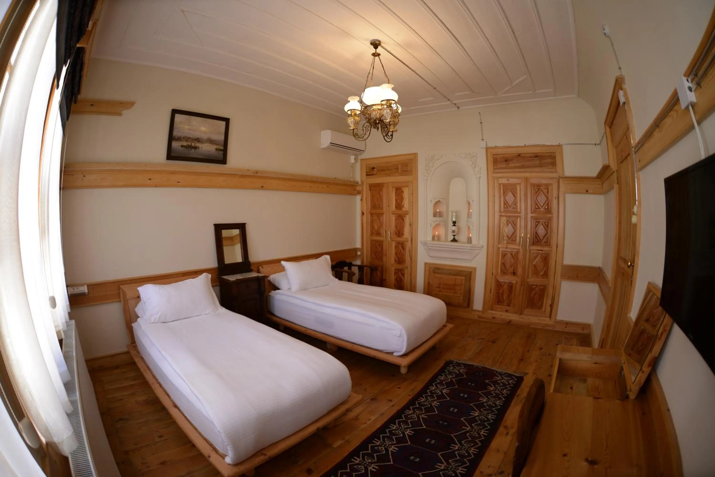 Photo of the whole room, Bed in Melekli Konak