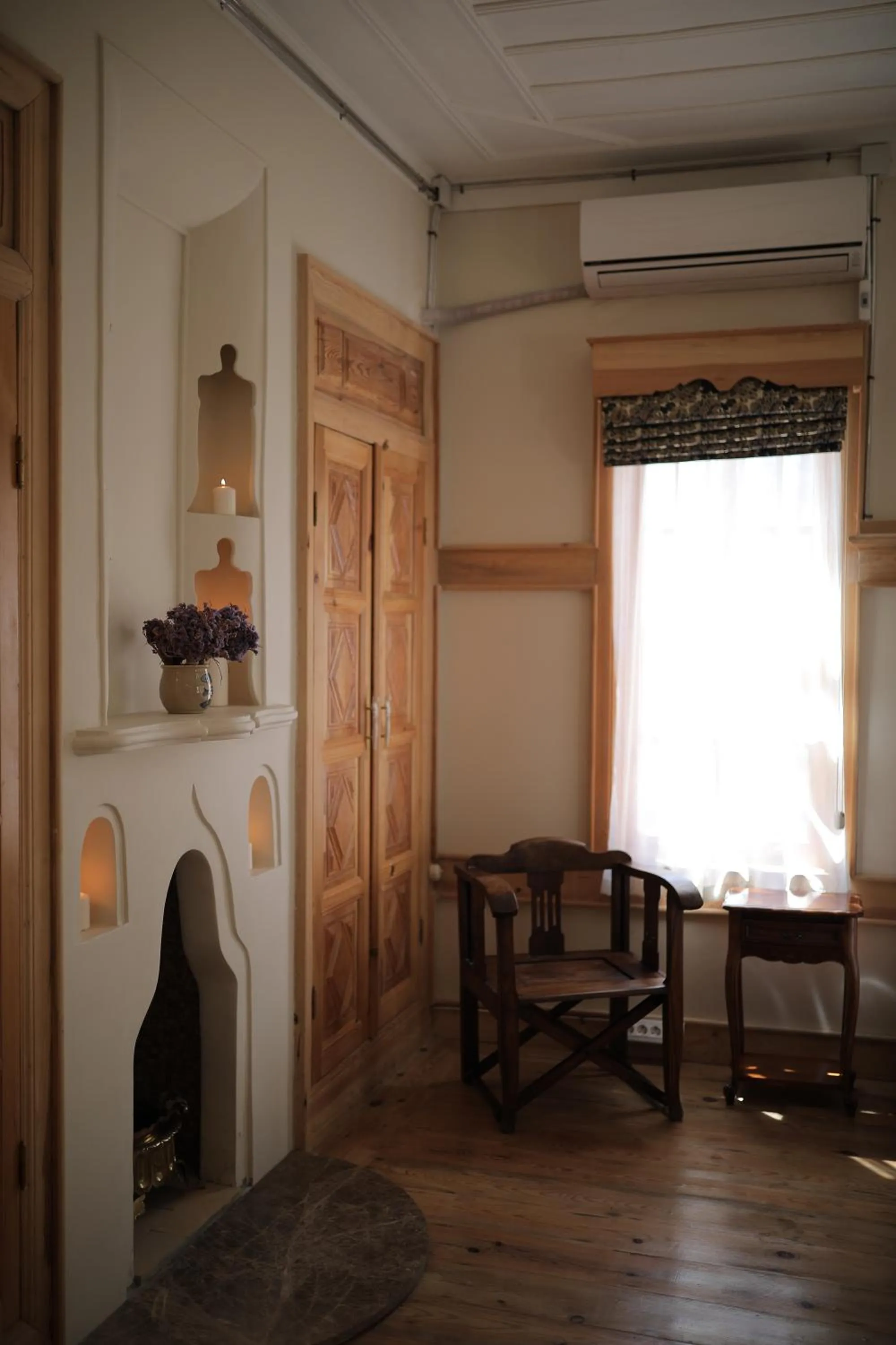 Decorative detail in Melekli Konak