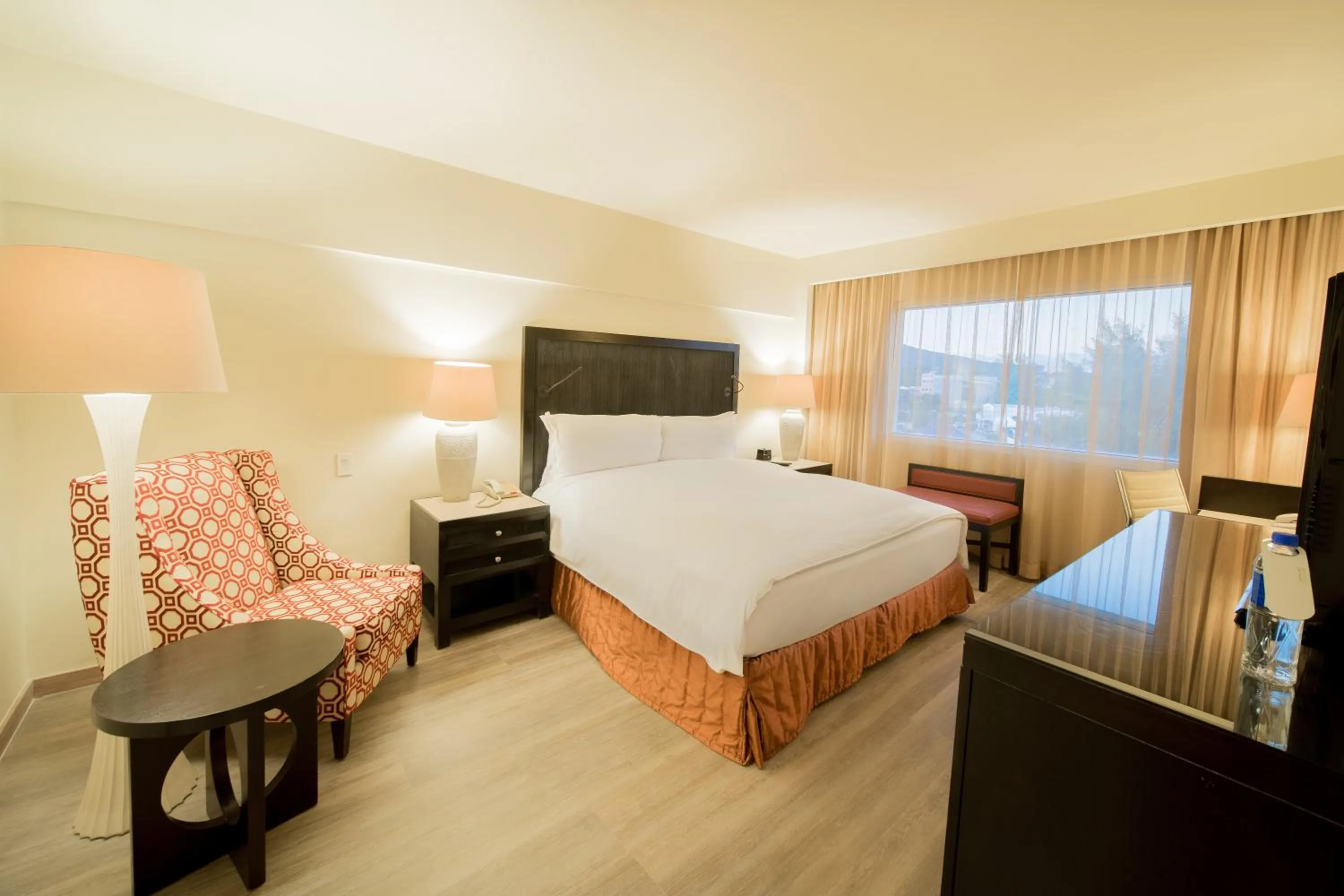 Photo of the whole room, Bed in Real Intercontinental San Salvador by IHG