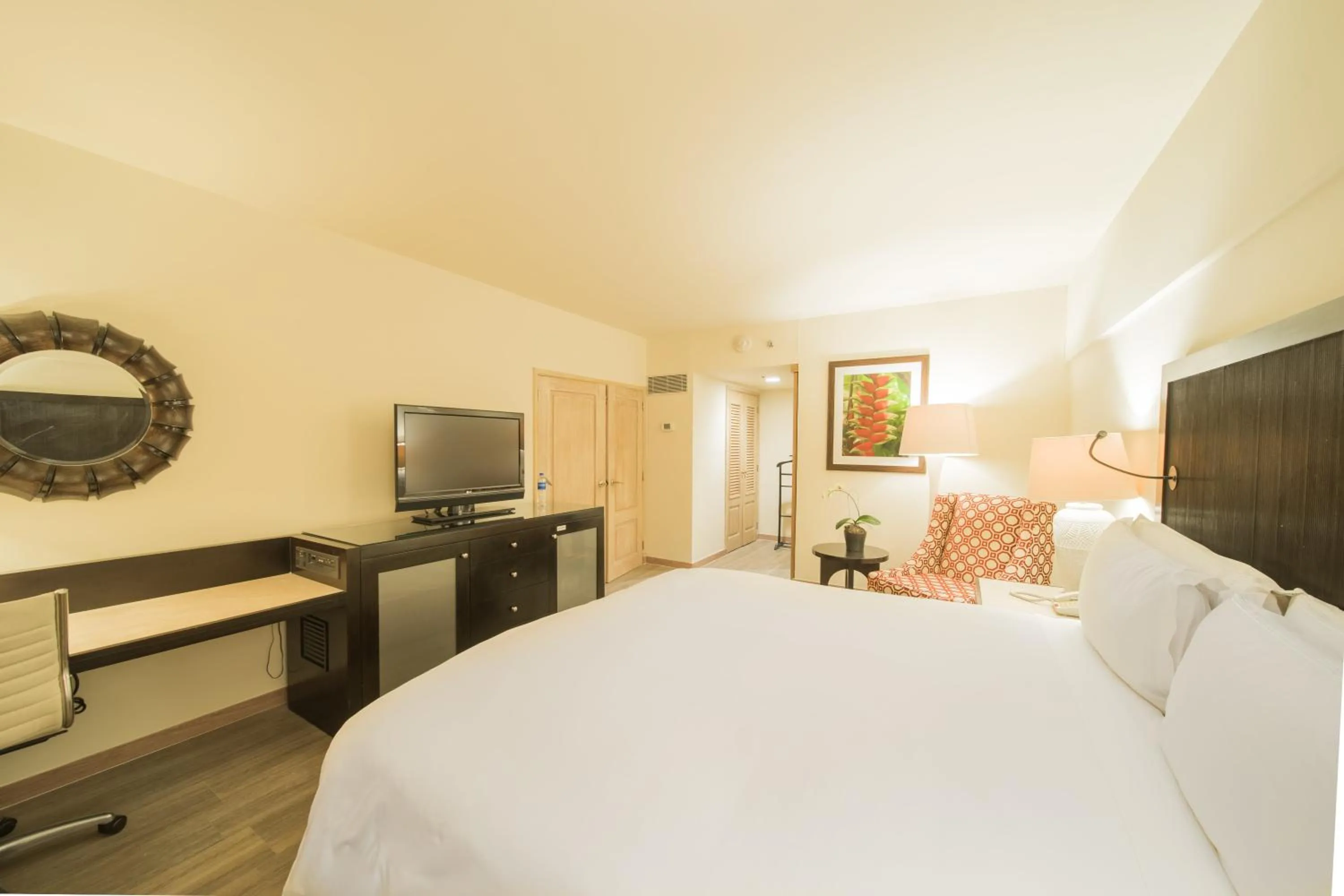 Photo of the whole room, Bed in Real Intercontinental San Salvador by IHG