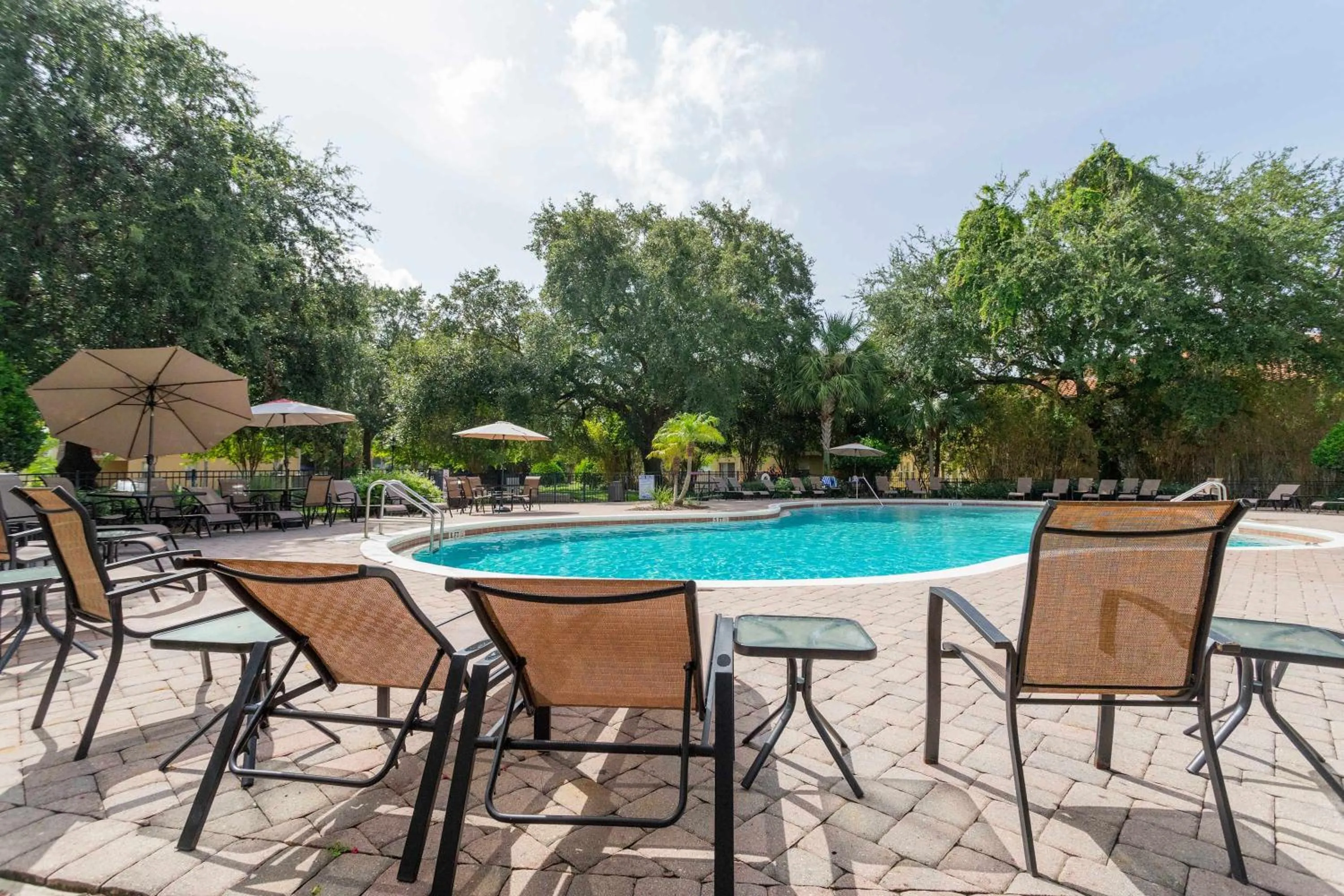 Family Friendly Four Bedrooms 5147A