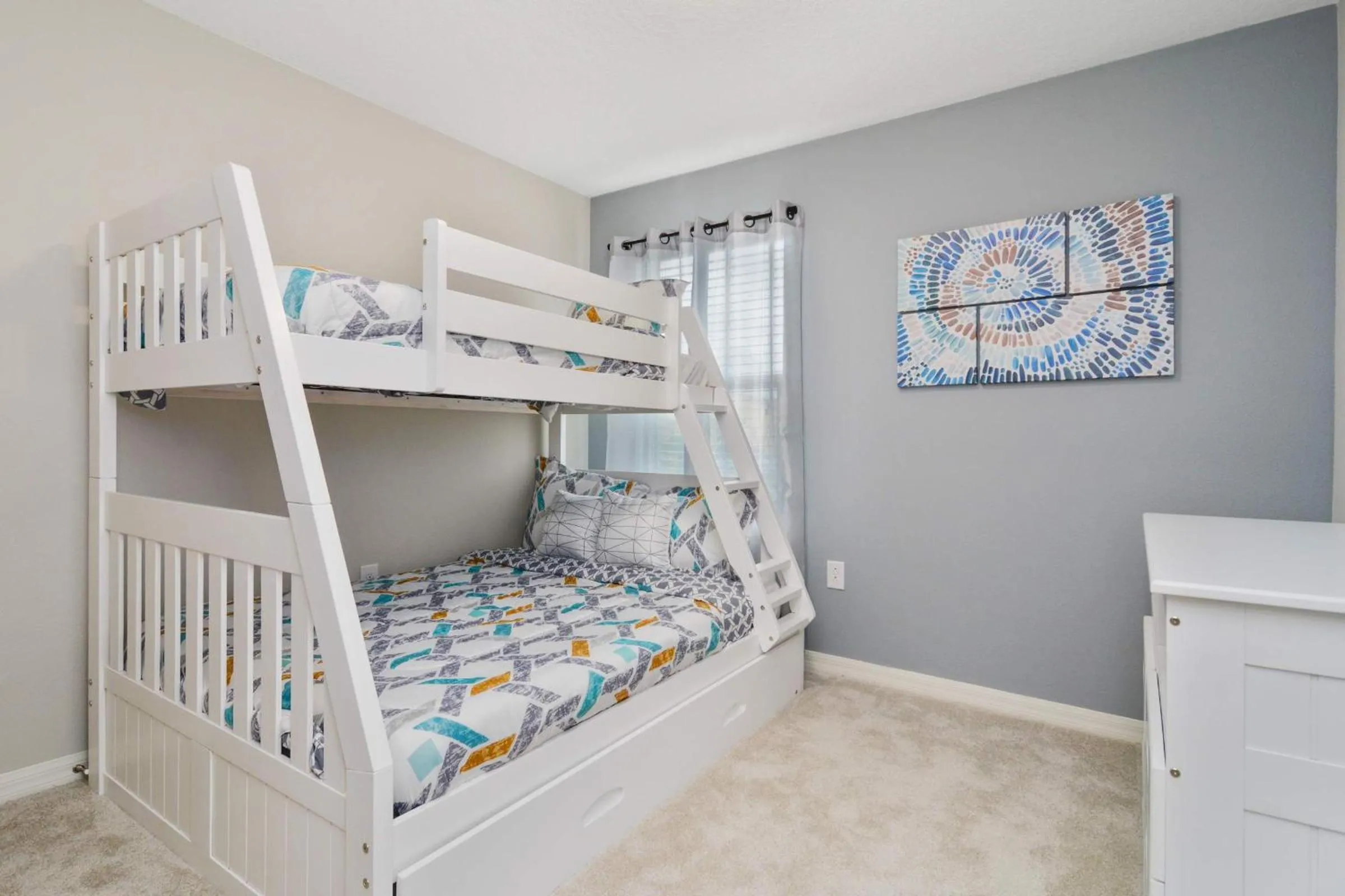 Bed in Family Friendly Four Bedrooms 5147A