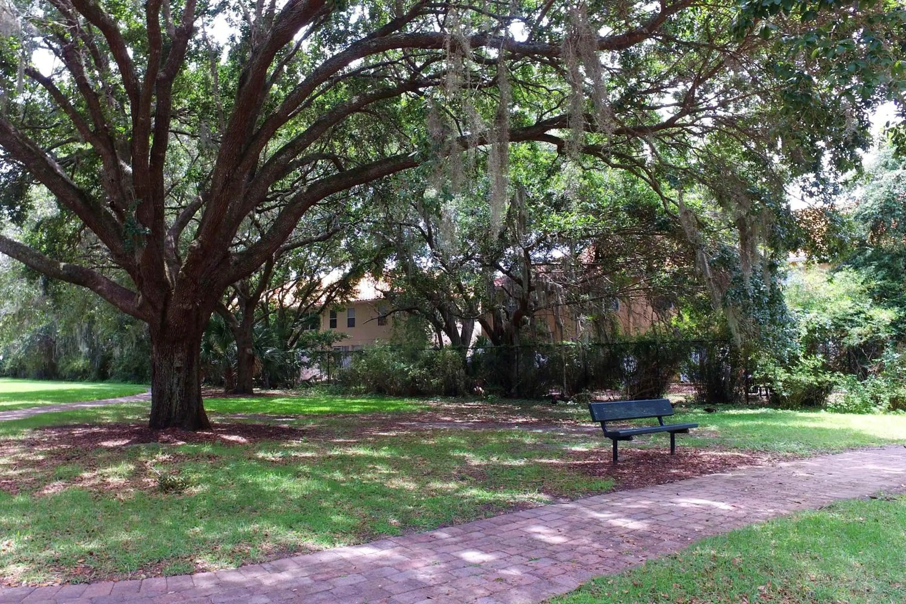 Family Friendly Four Bedrooms 5147A