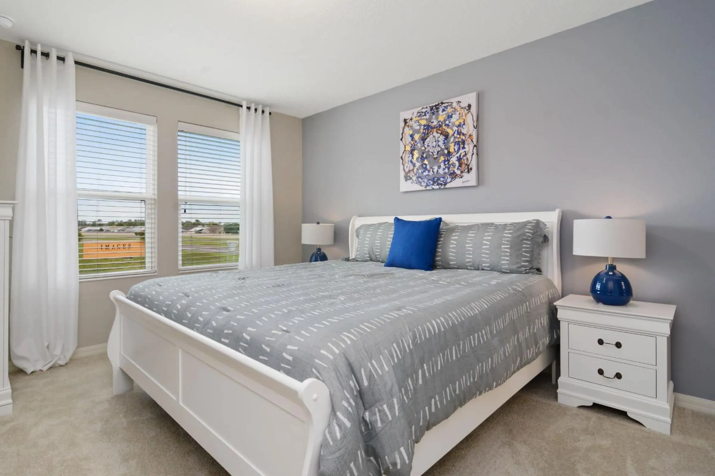 Bed in Family Friendly Four Bedrooms 5147A