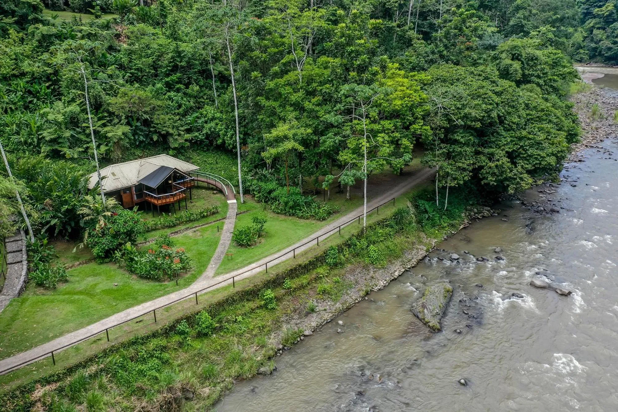 Natural landscape in Pacuare Lodge by Böëna