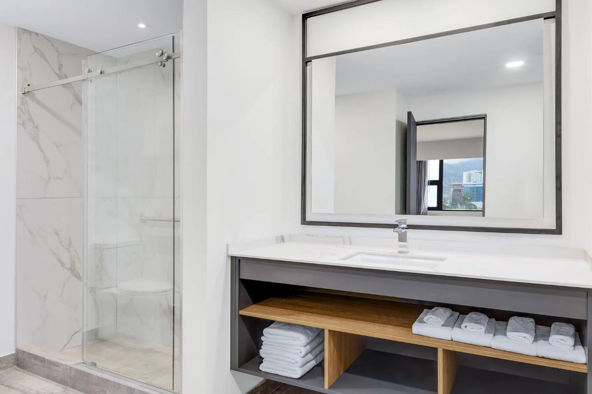 Photo of the whole room in Crowne Plaza San Jose La Sabana by IHG