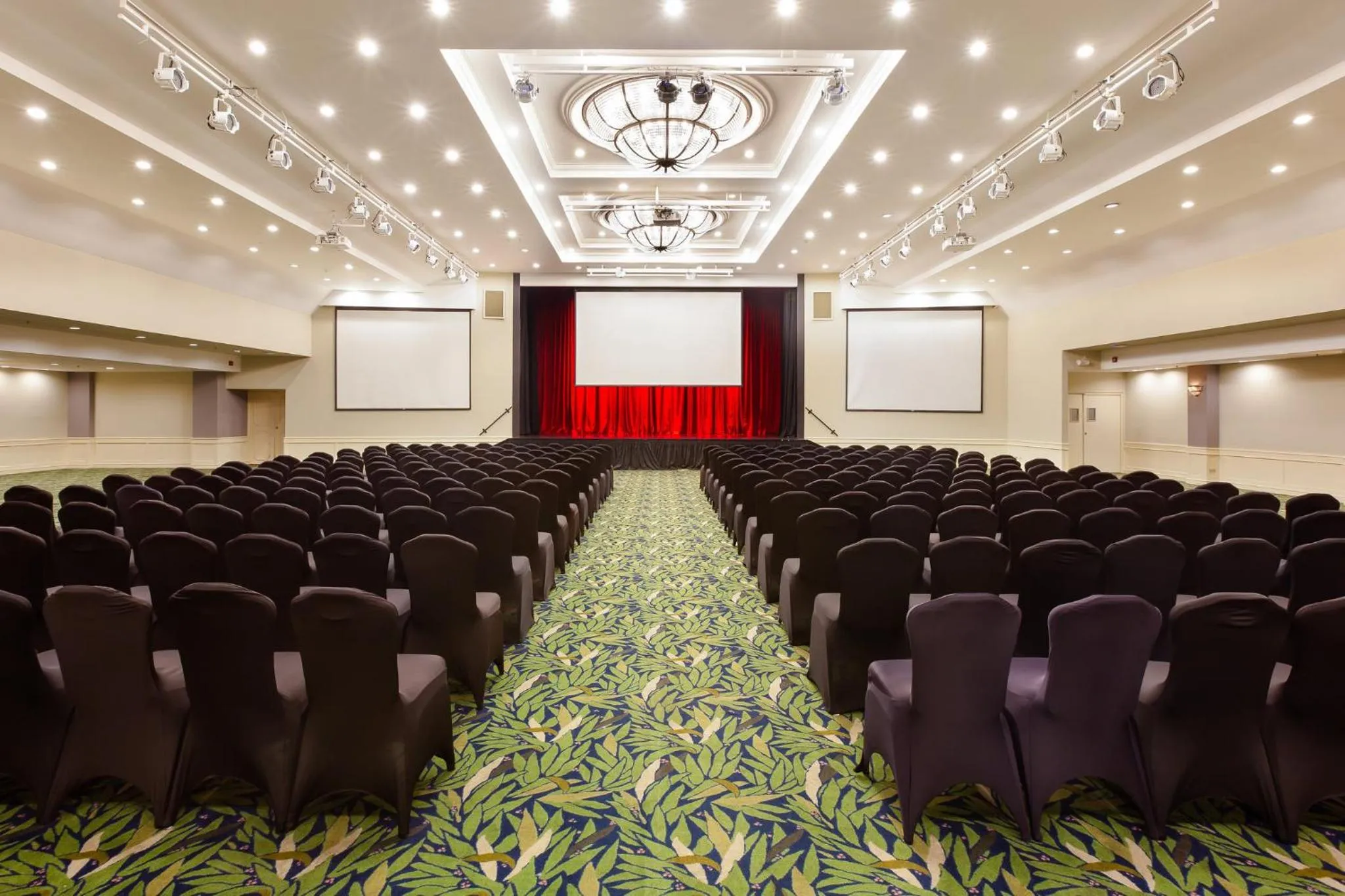 Meeting/conference room in Crowne Plaza San Jose La Sabana by IHG