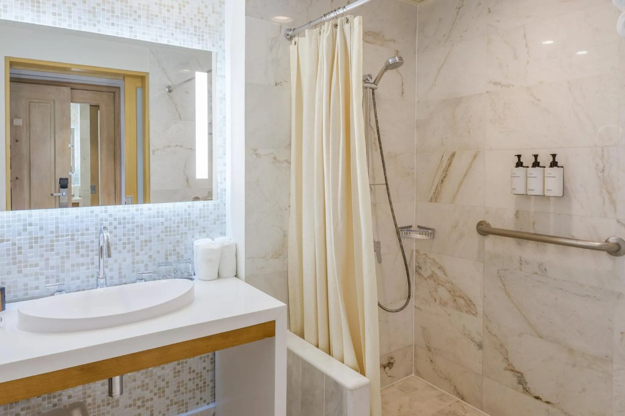 Photo of the whole room in InterContinental Tegucigalpa at Multiplaza Mall by IHG