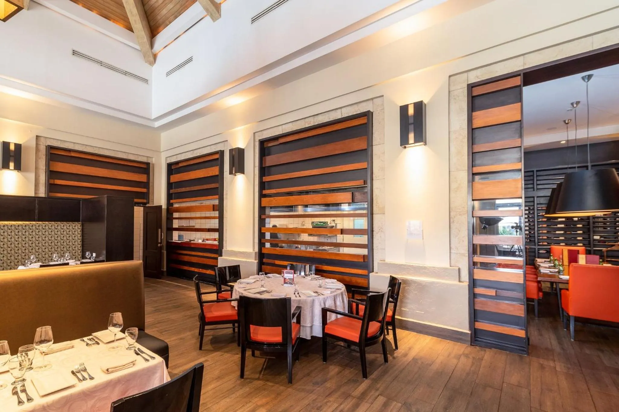 Restaurant/places to eat in InterContinental Tegucigalpa at Multiplaza Mall by IHG