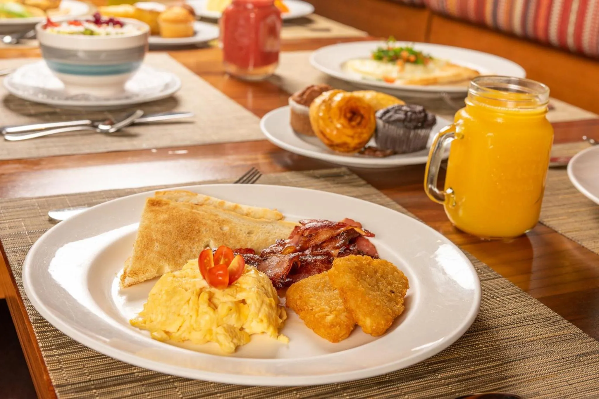 Restaurant/places to eat in InterContinental Tegucigalpa at Multiplaza Mall by IHG