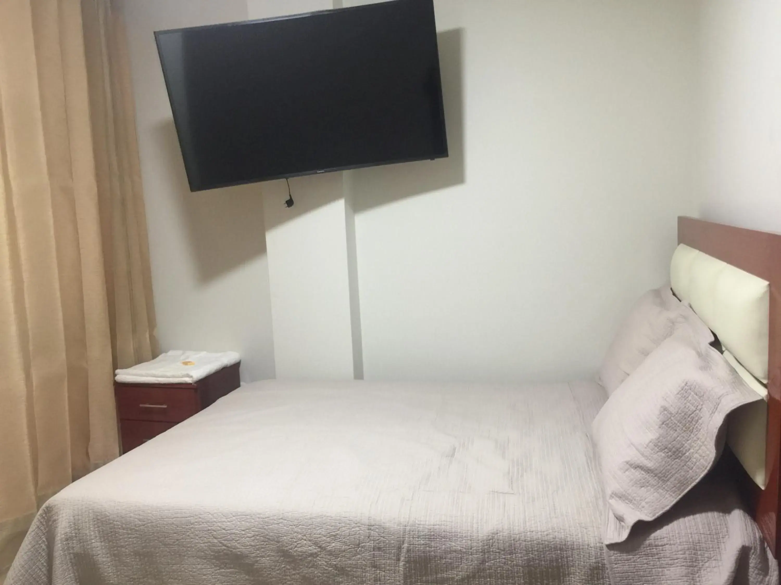 Deluxe Double Room with Bath in A-Hope Suite Hotel Deluxe Double Room with Bath in A-Hope Suite Hotel