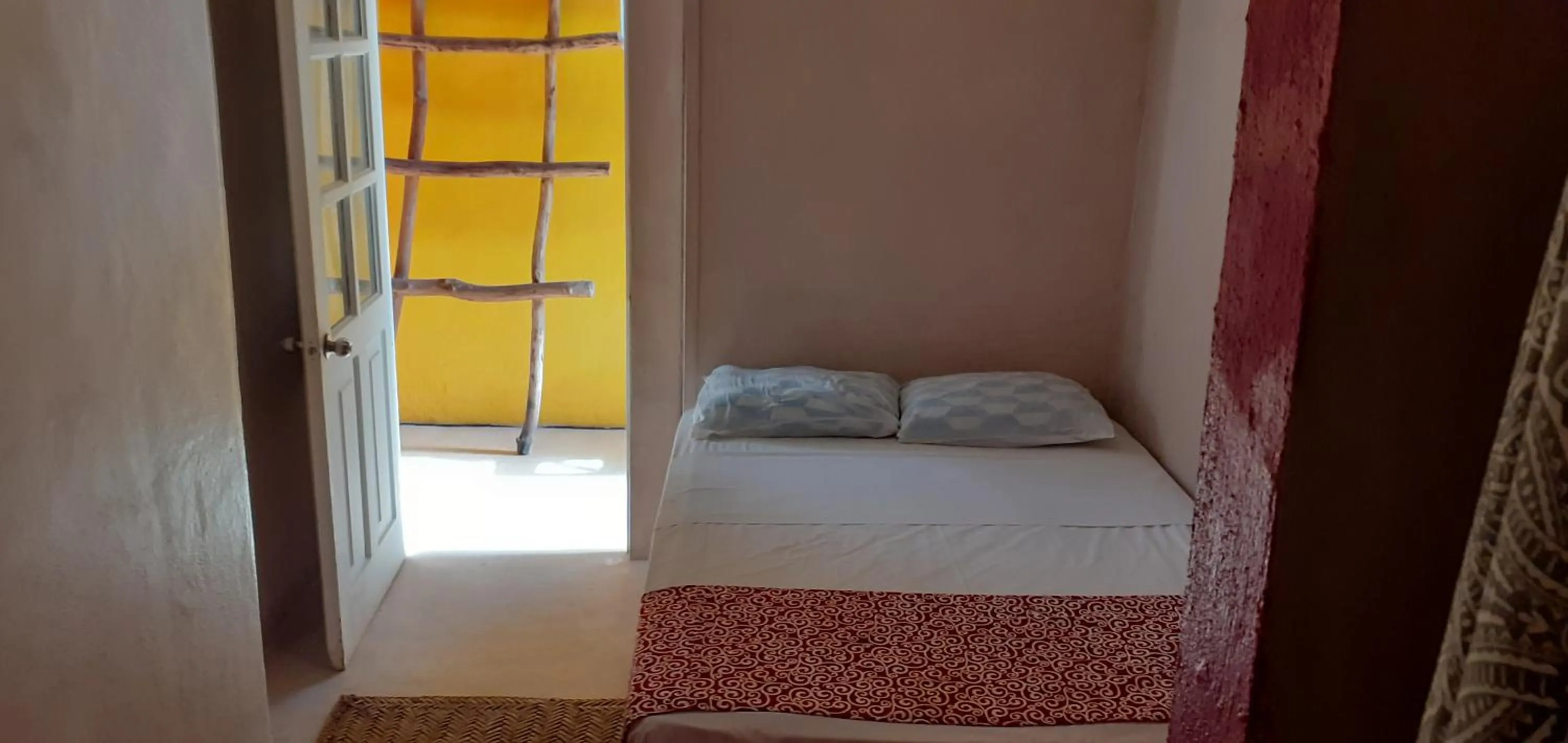 Bed in Lola Atlachinolli