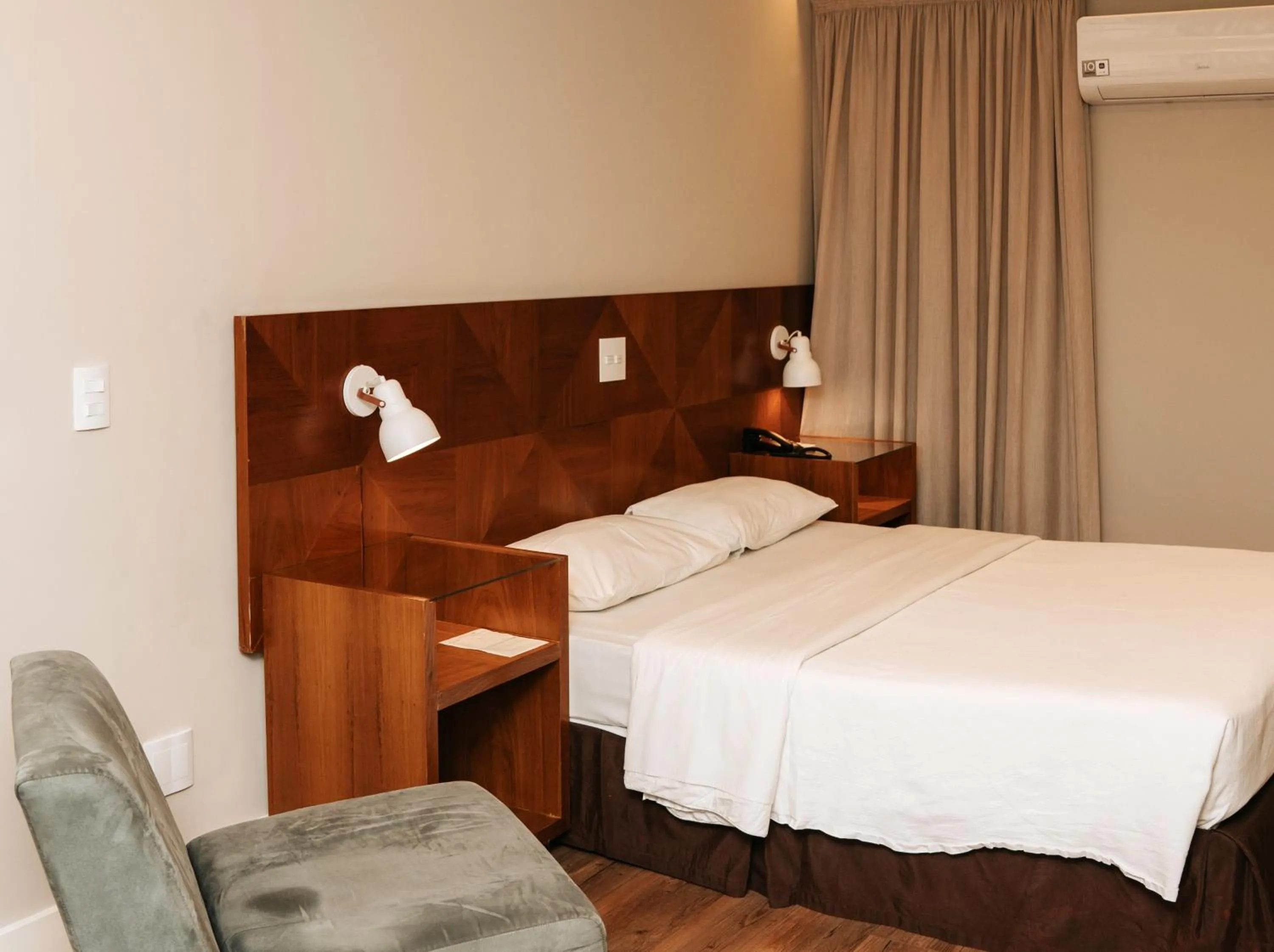 Deluxe Double Studio - single occupancy in Hotel Amantykir