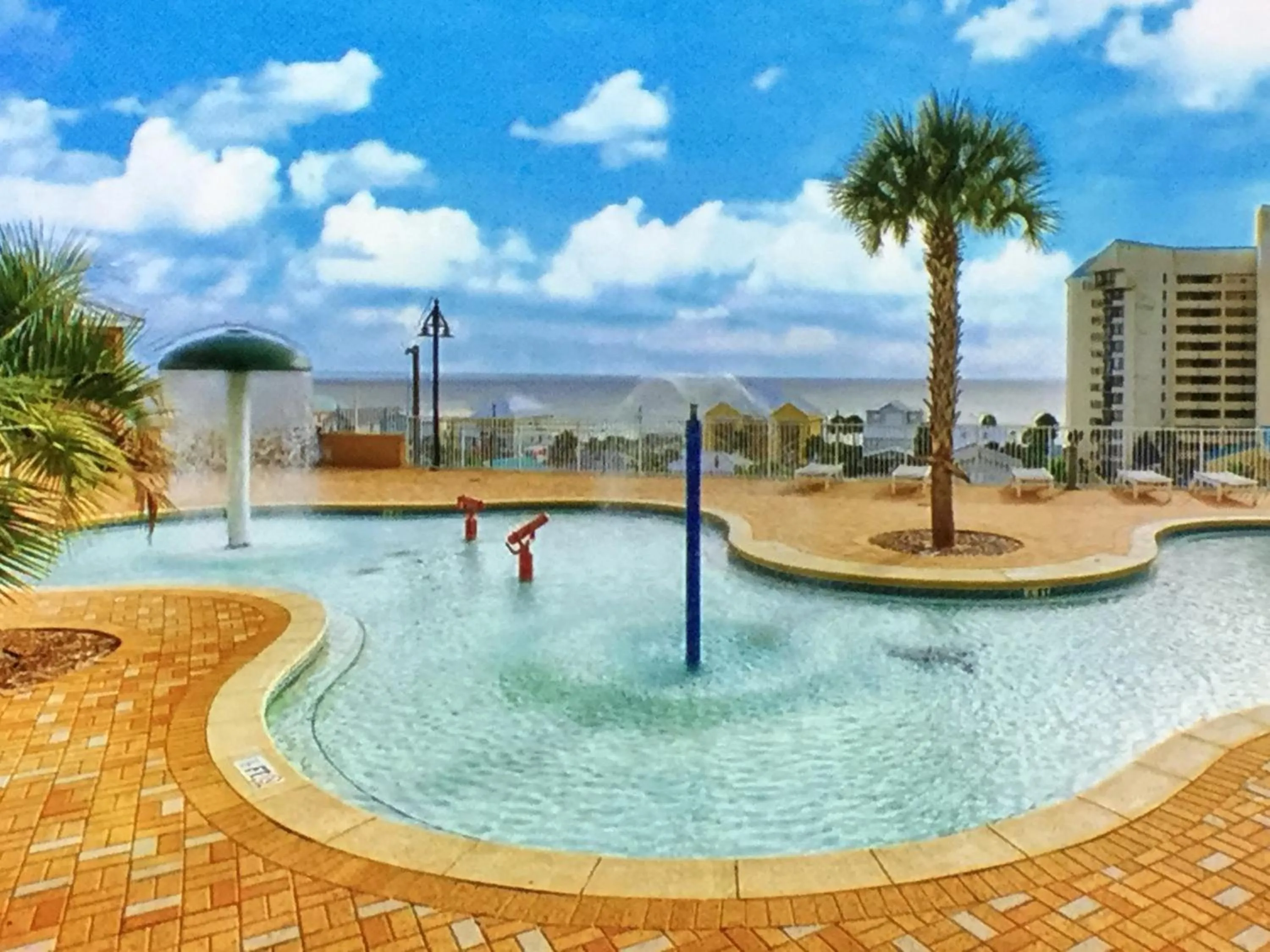 LAKETOWN 5 POOLs STEPS TO BEACH FAMILY FRIENDLY