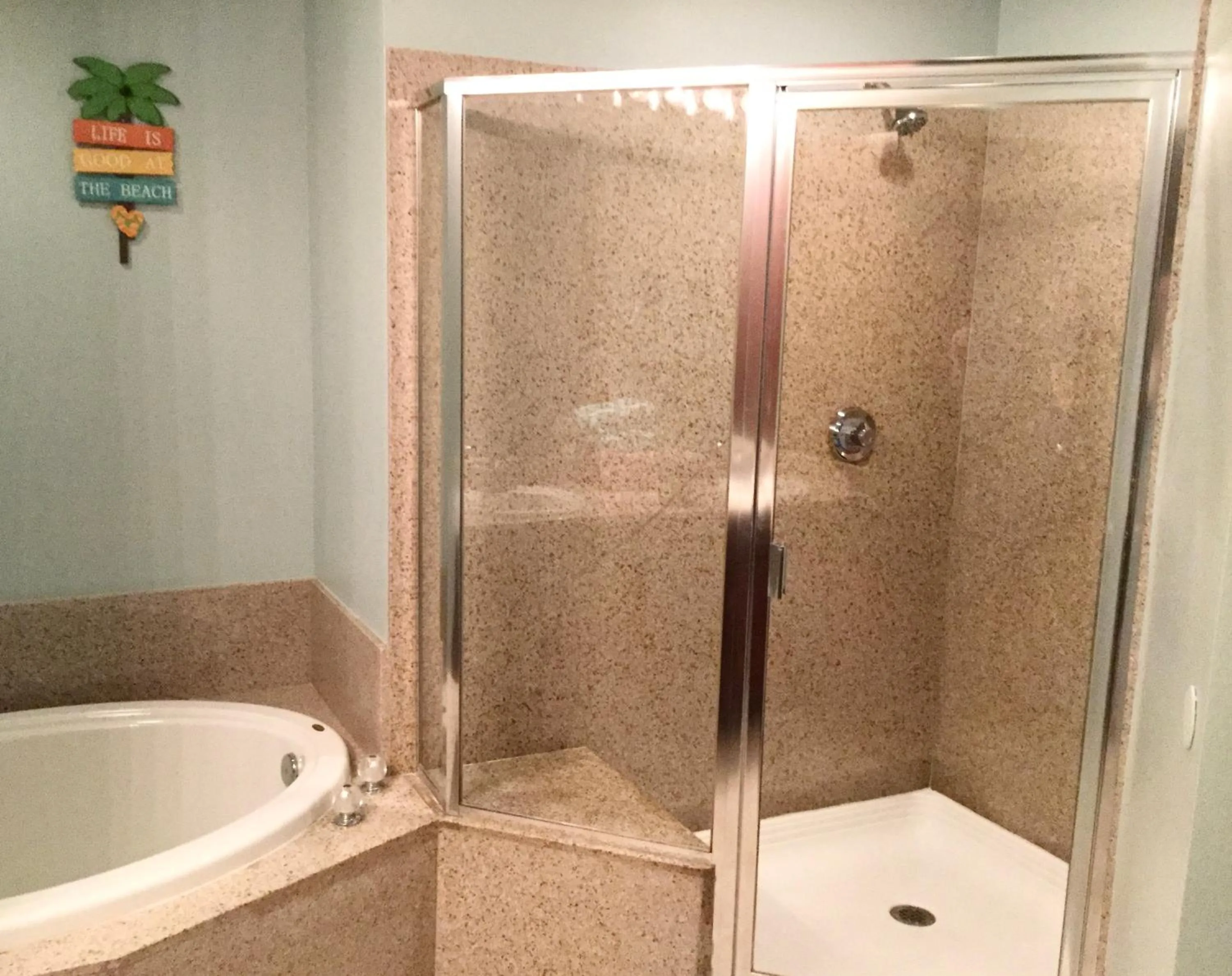 LAKETOWN 5 POOLs STEPS TO BEACH FAMILY FRIENDLY