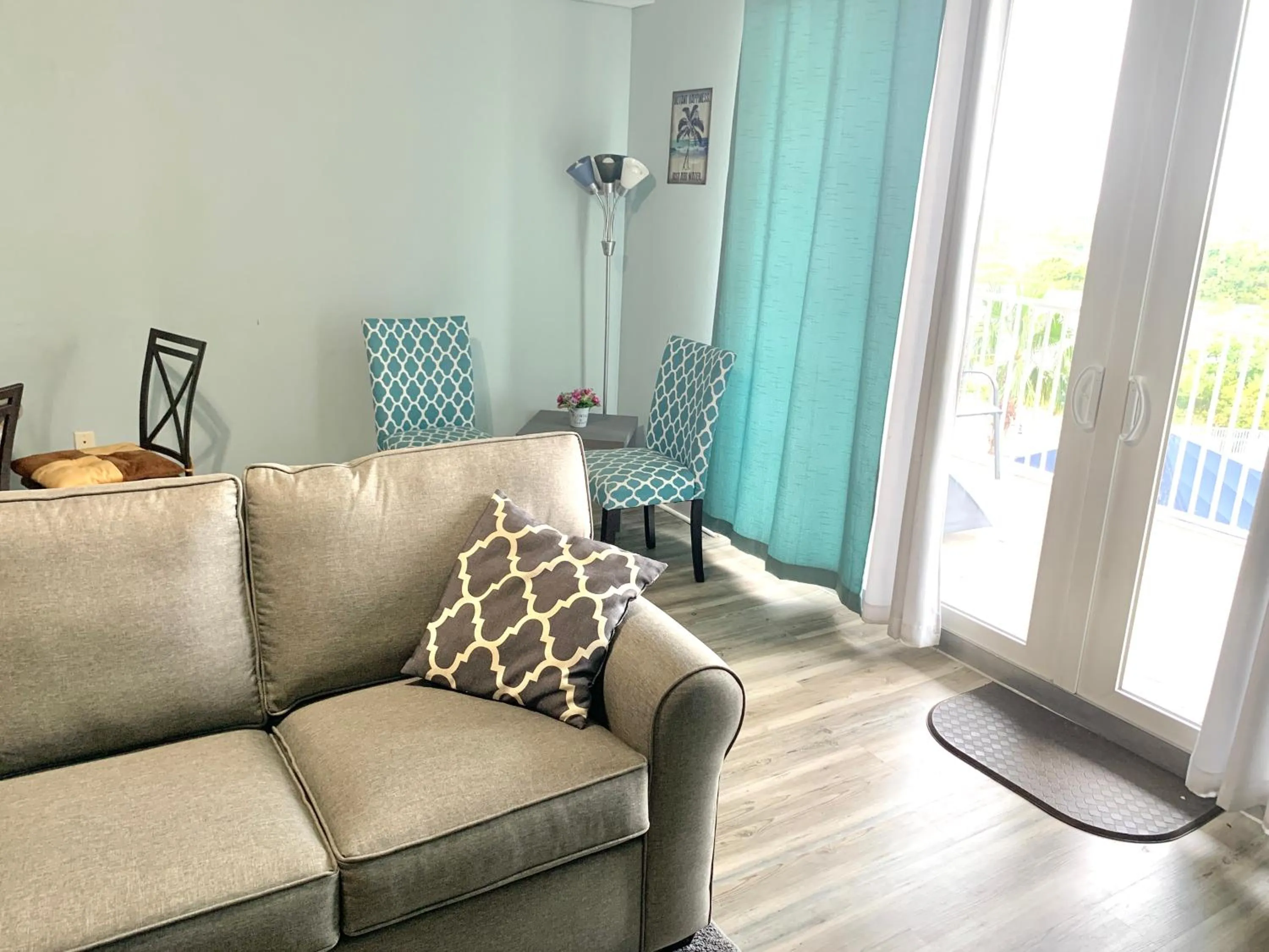 LAKETOWN 5 POOLs STEPS TO BEACH FAMILY FRIENDLY