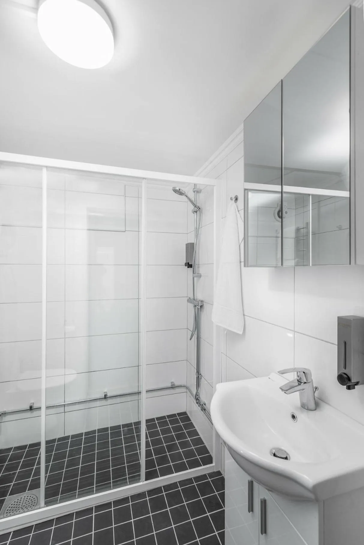 Shower in Hotel Oxelösund