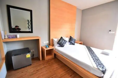 Photo of the whole room, Bed in Love Box Resort