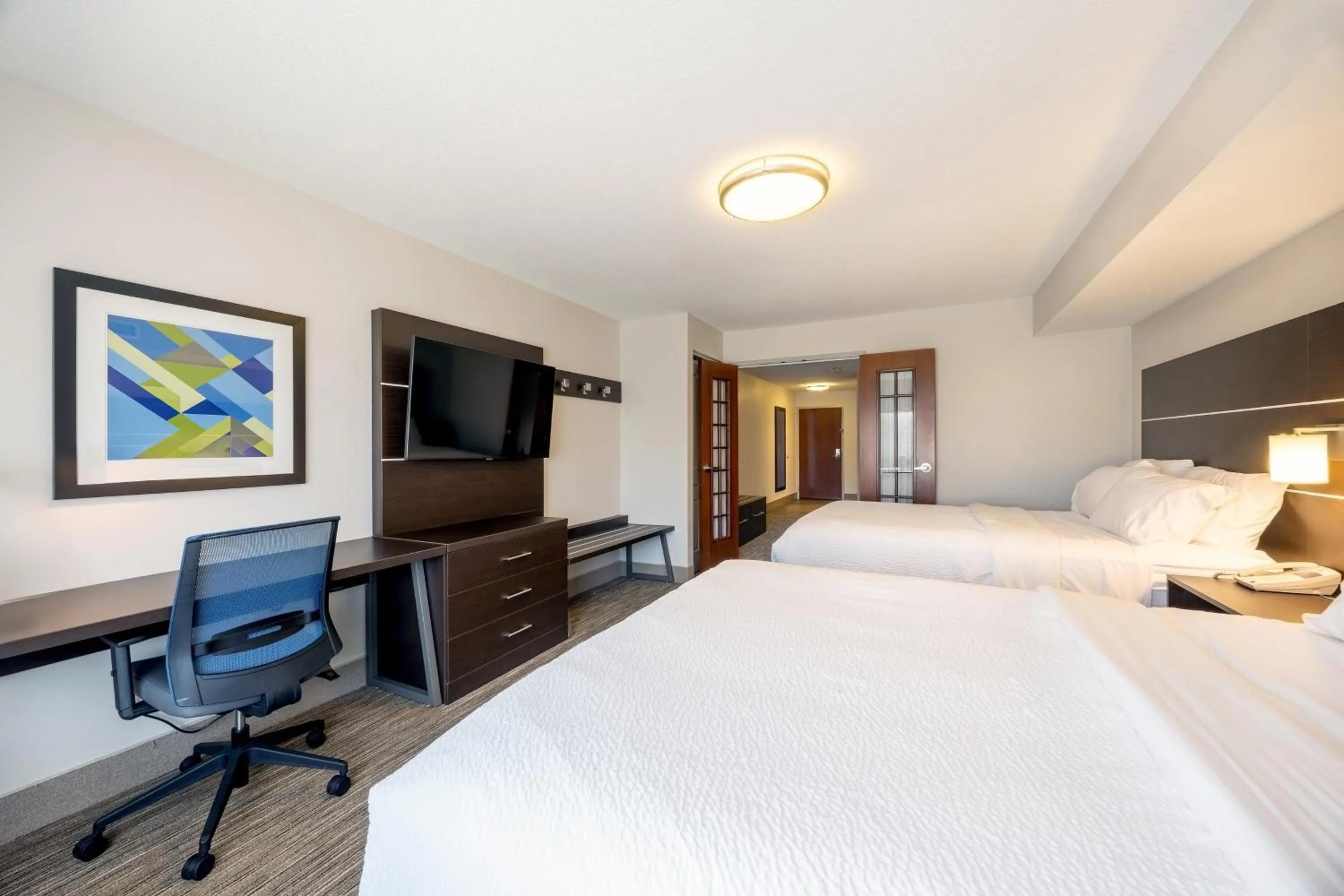 Photo of the whole room, Bed in Holiday Inn Express Winona by IHG