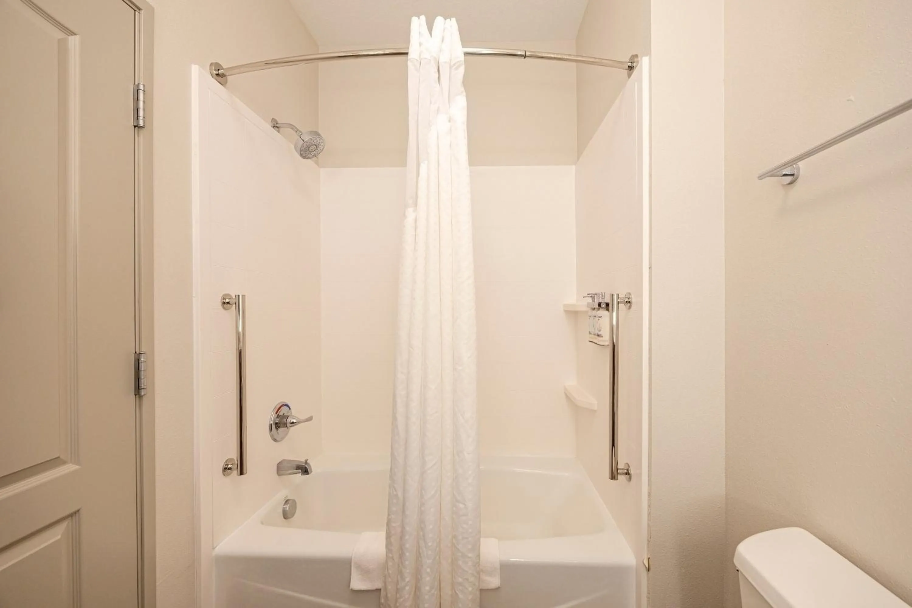 Photo of the whole room in Holiday Inn Express Winona by IHG