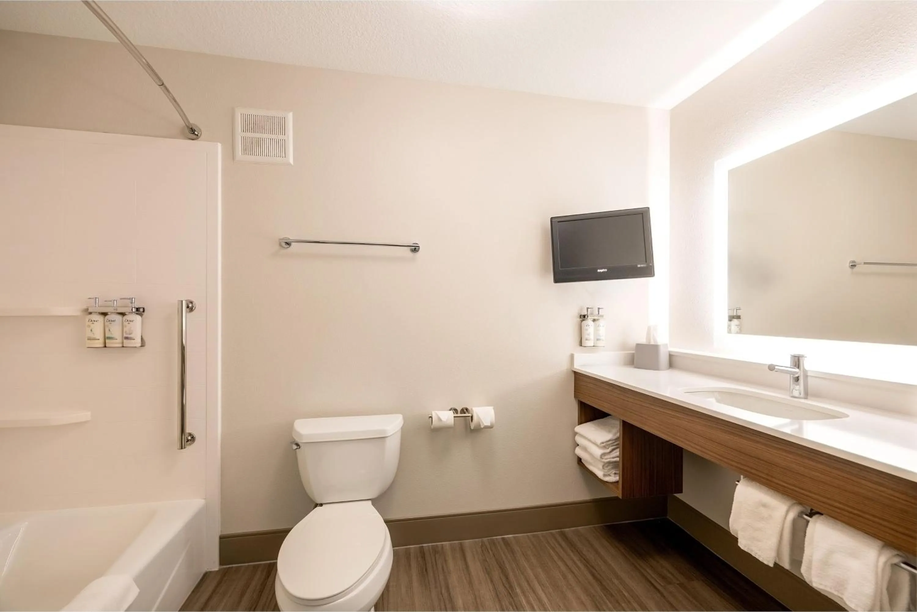 Photo of the whole room in Holiday Inn Express Winona by IHG