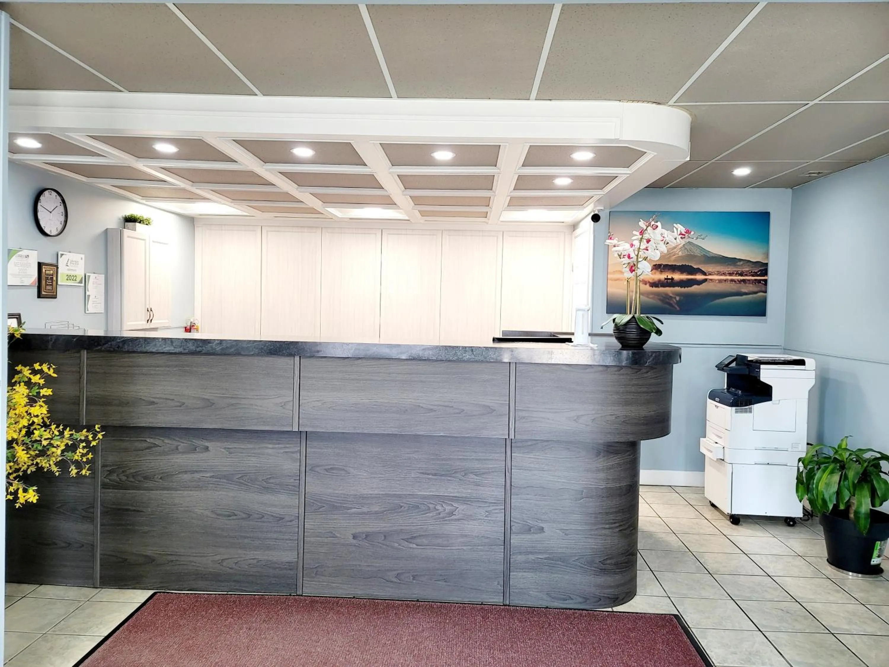 Lobby or reception in Canadian Motor Inn