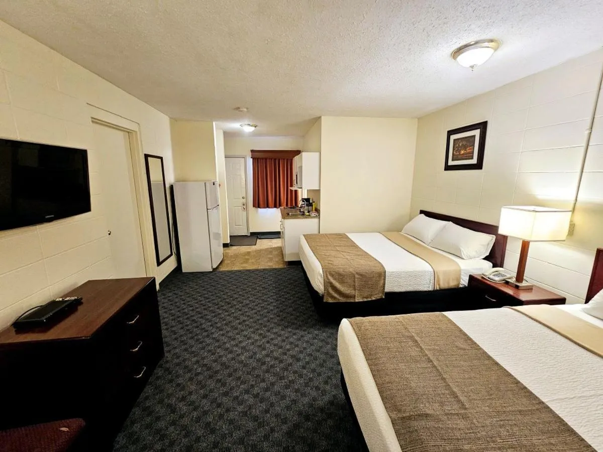 Bed in Canadian Motor Inn