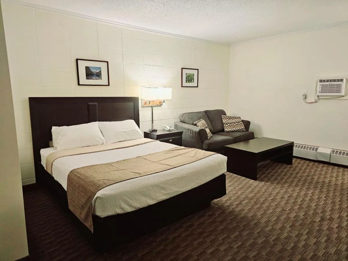 Bed in Canadian Motor Inn